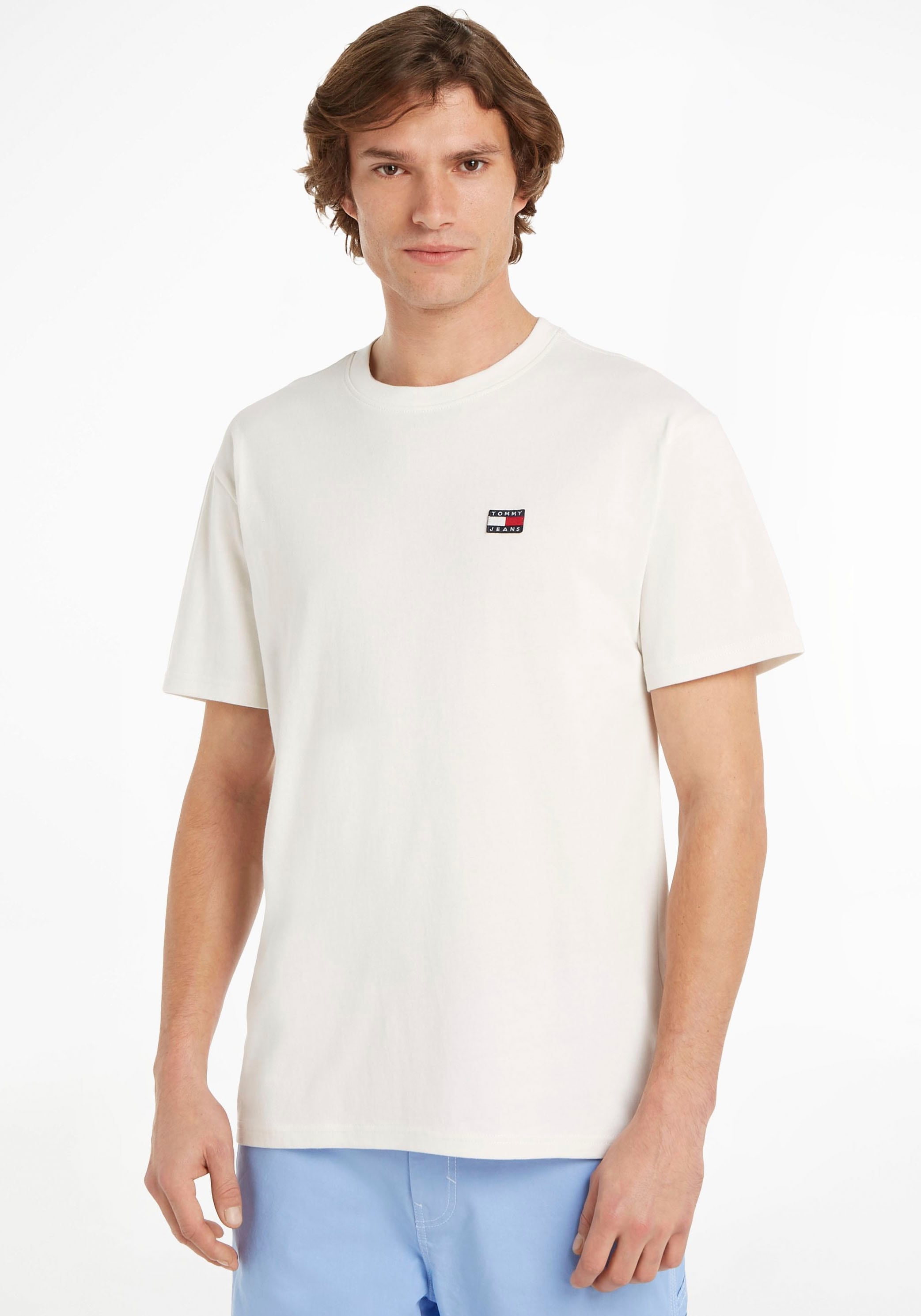 Tommy Jeans bestellen CLSC BAUR T-Shirt TEE«, »TJM | ▷ TOMMY BADGE XS mit Rundhalsausschnitt