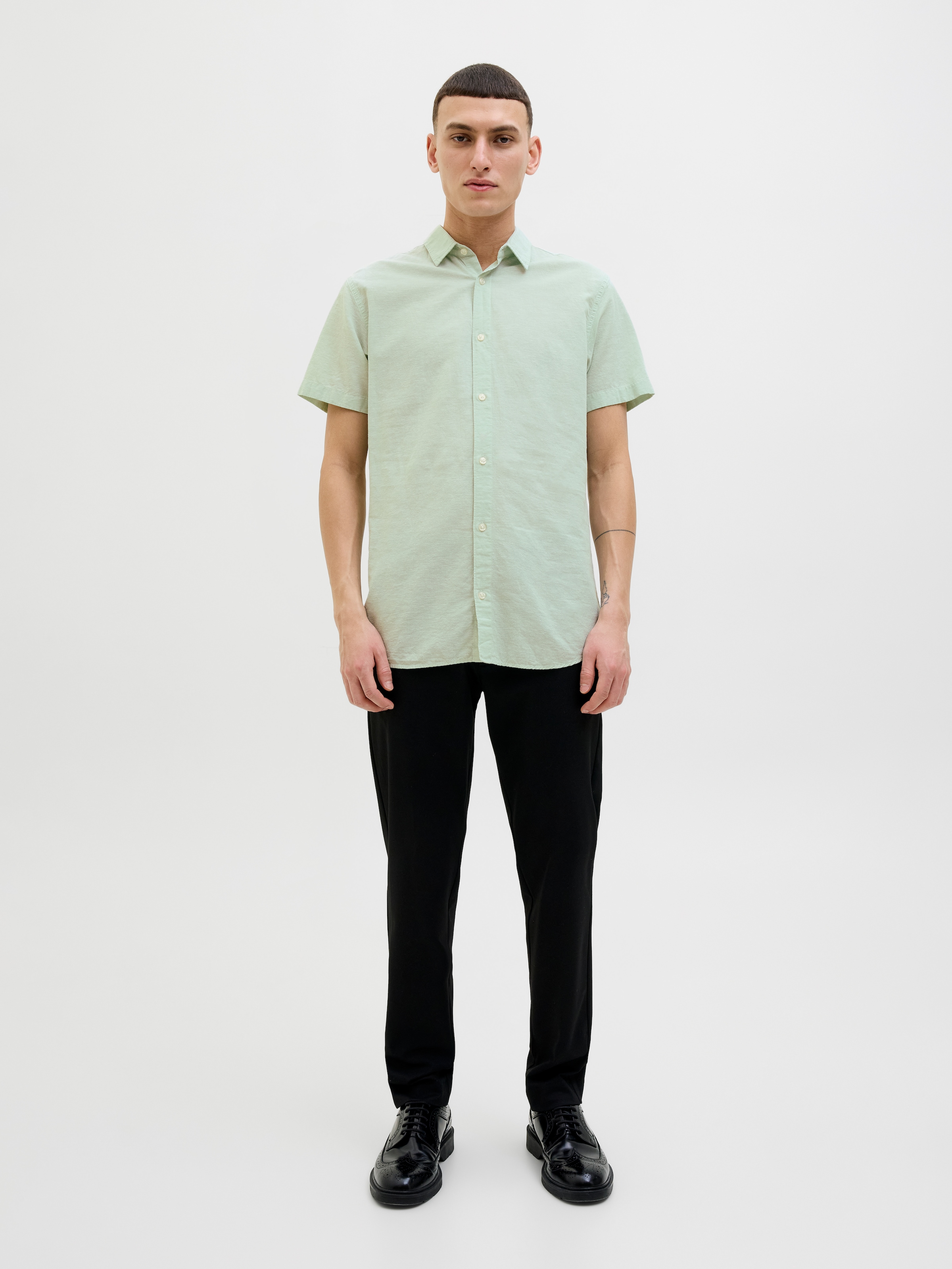 Jack & Jones Kurzarmhemd »JJEBREEZE SHIRT SS SN«, mit Hemdkragen