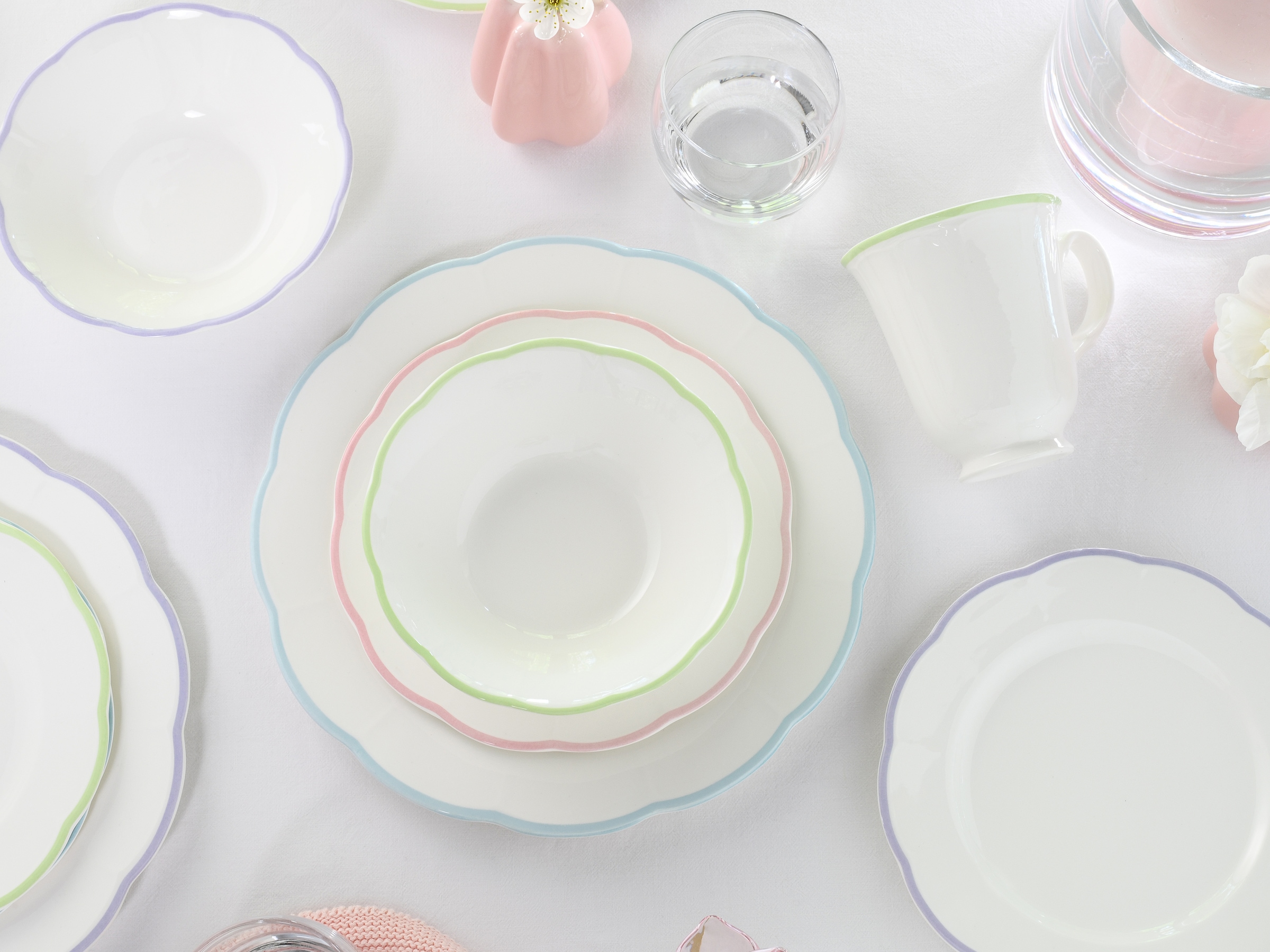 CreaTable Kombiservice »Florine Bunt, Service 16-tlg.« Elegant, Klassische Form, Zart gewellte Ränder