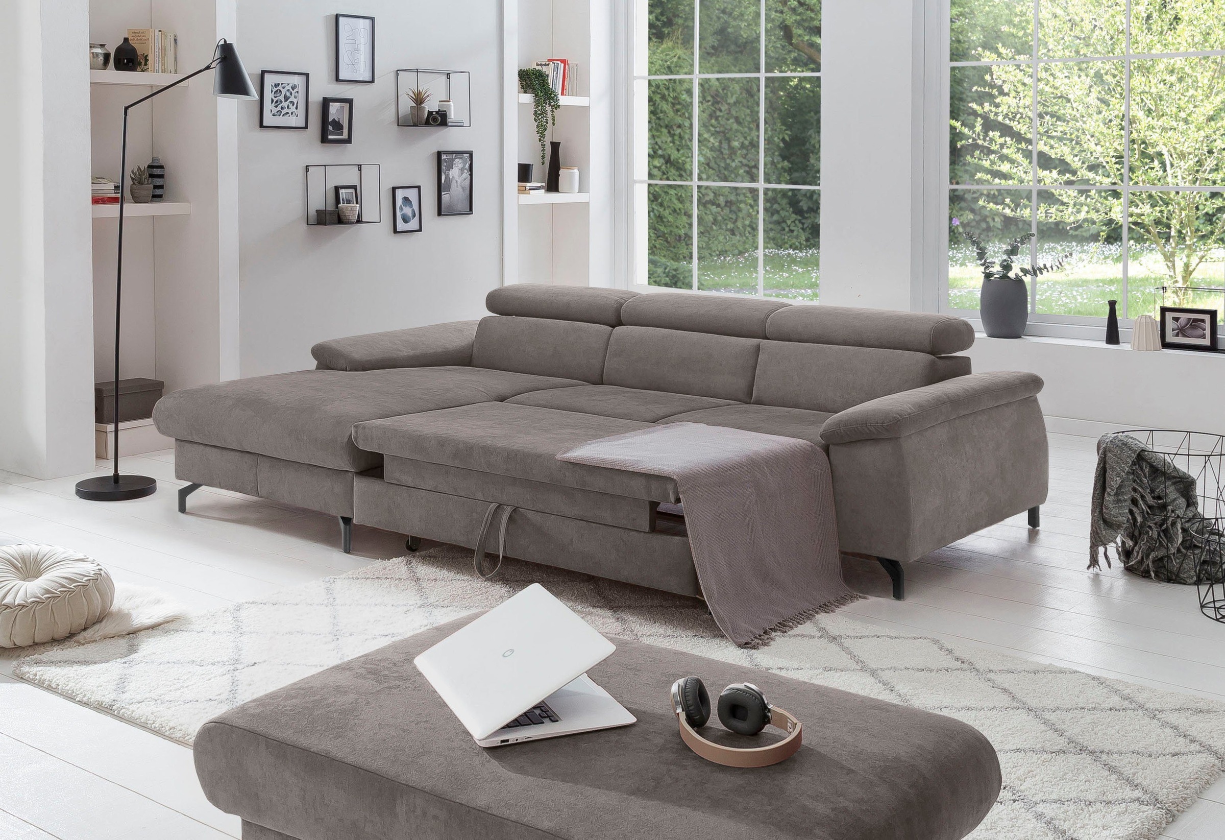 COTTA Polstergarnitur »Komaris«, (Set), Set: bestehend aus Ecksofa und Hocker, frei im Raum stellbar