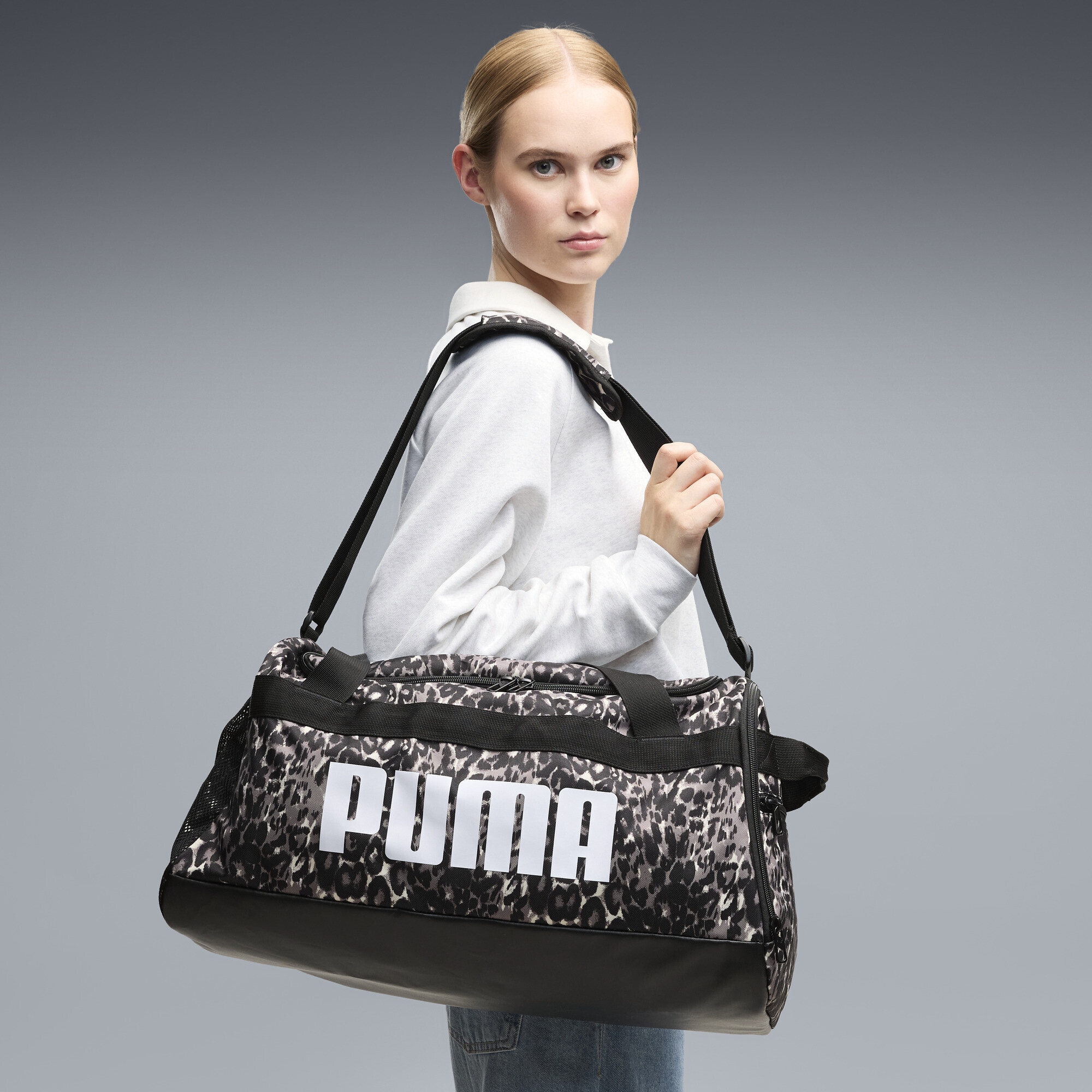 PUMA Sporttasche »Challenger 35L Kleine Sporttasche mit Allover-Print Erwachsene«