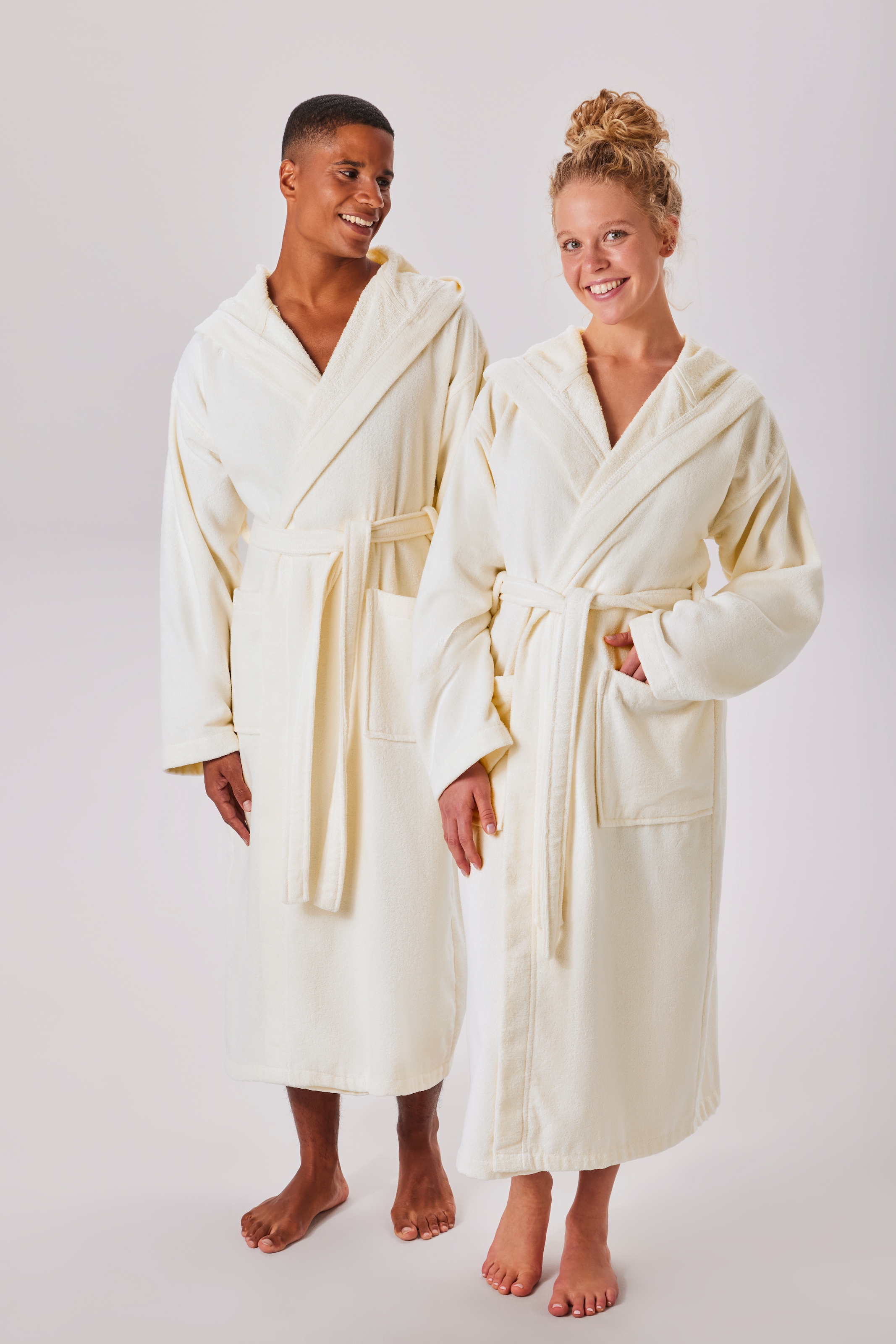 OTTO home Unisex-Bademantel "Regona, Hotelbademantel, Morgenmantel, Standardlänge & Überlänge" 1 Stk. Damen & Herren, mit Taschen, flauschig, weich, Velours, Sauna & Spa