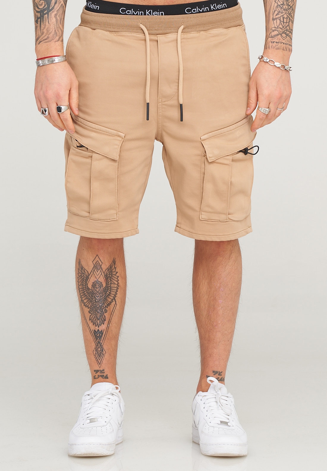 behype Shorts "ISMAEL", mit praktischen Cargotaschen