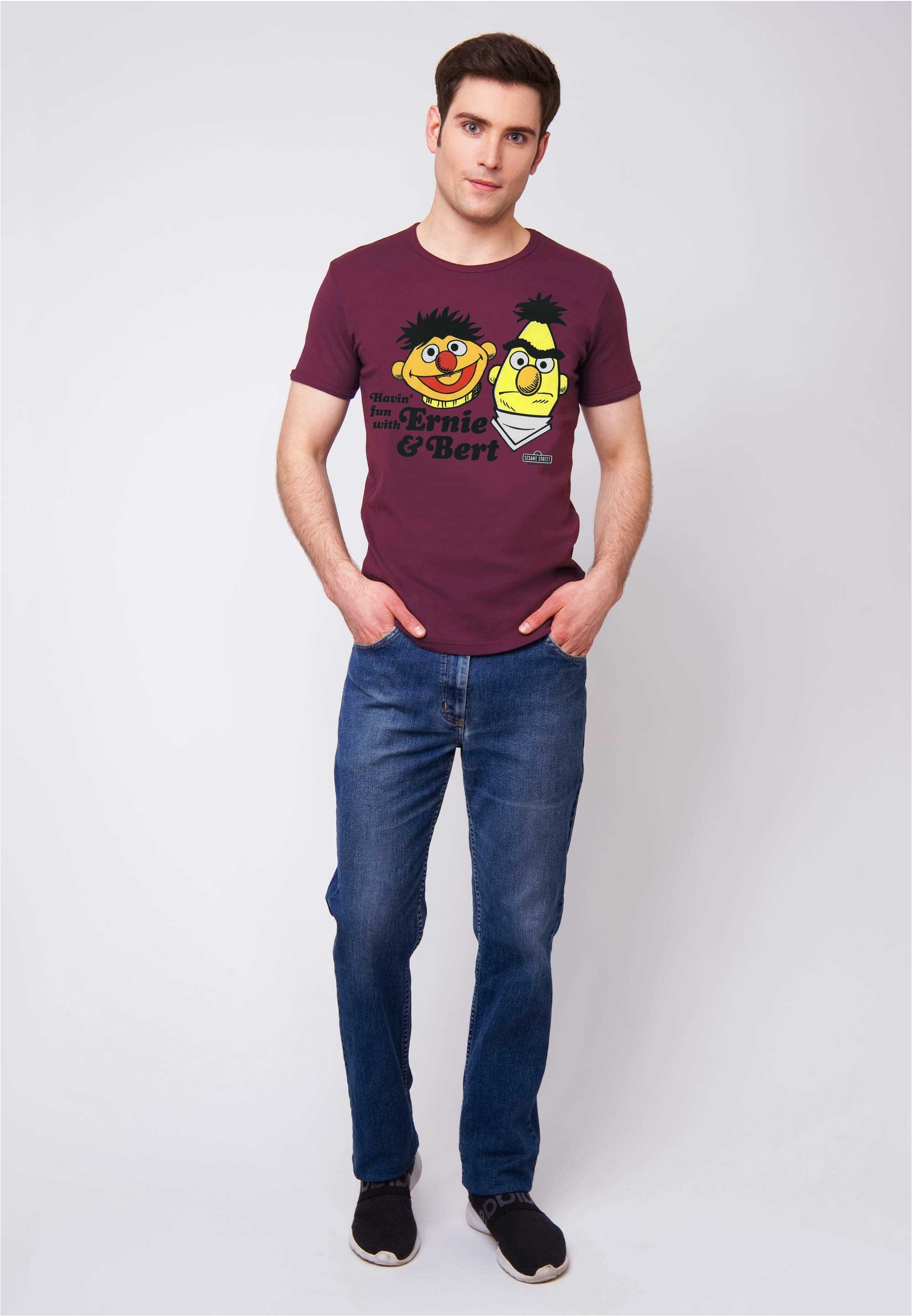 LOGOSHIRT T-Shirt »Sesamstrasse - Ernie & Bert«, mit lizenziertem Print