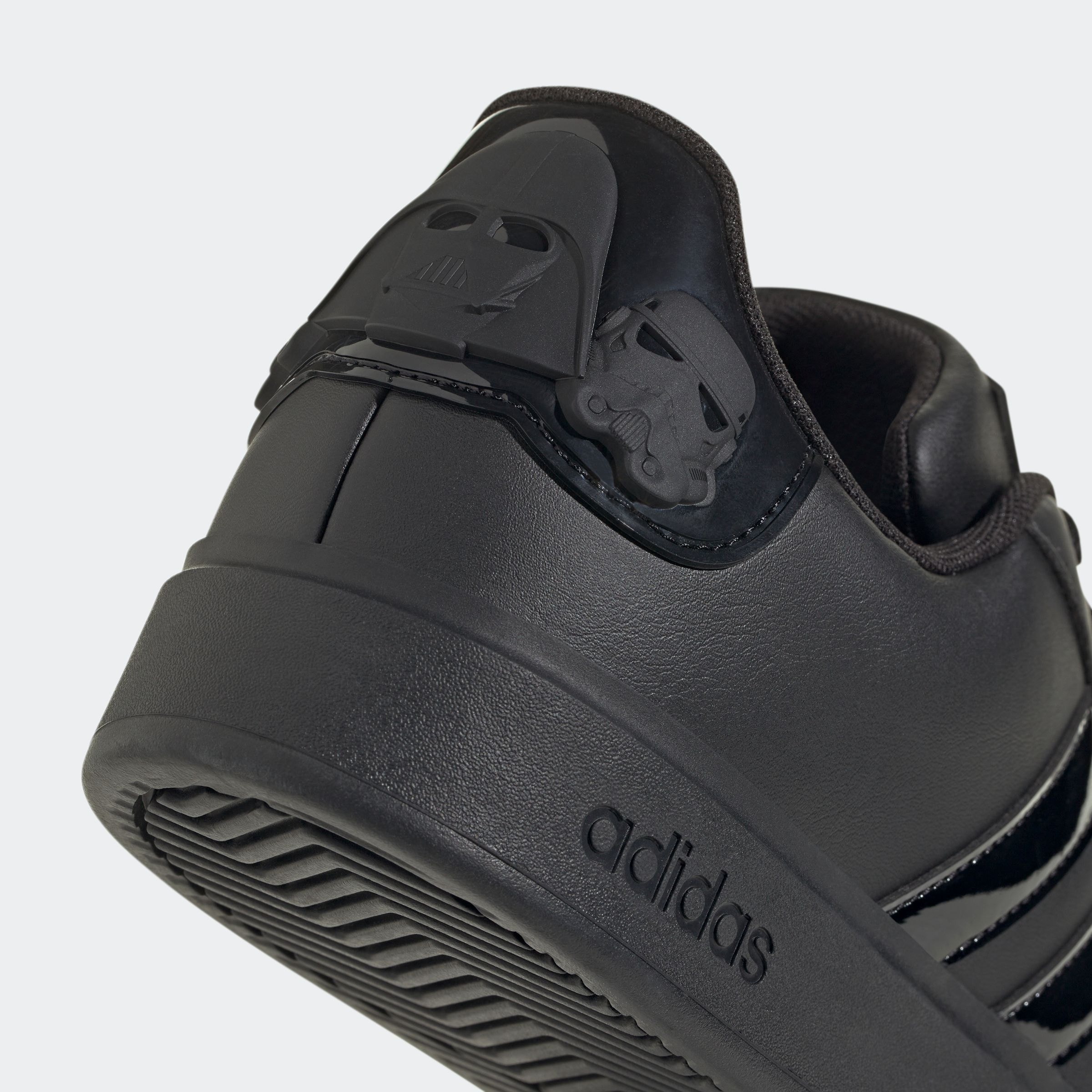 adidas Sportswear Sneaker »ADIDAS STAR WARS GRAND COURT SCHUH«, Design auf den Spuren des adidas Superstar