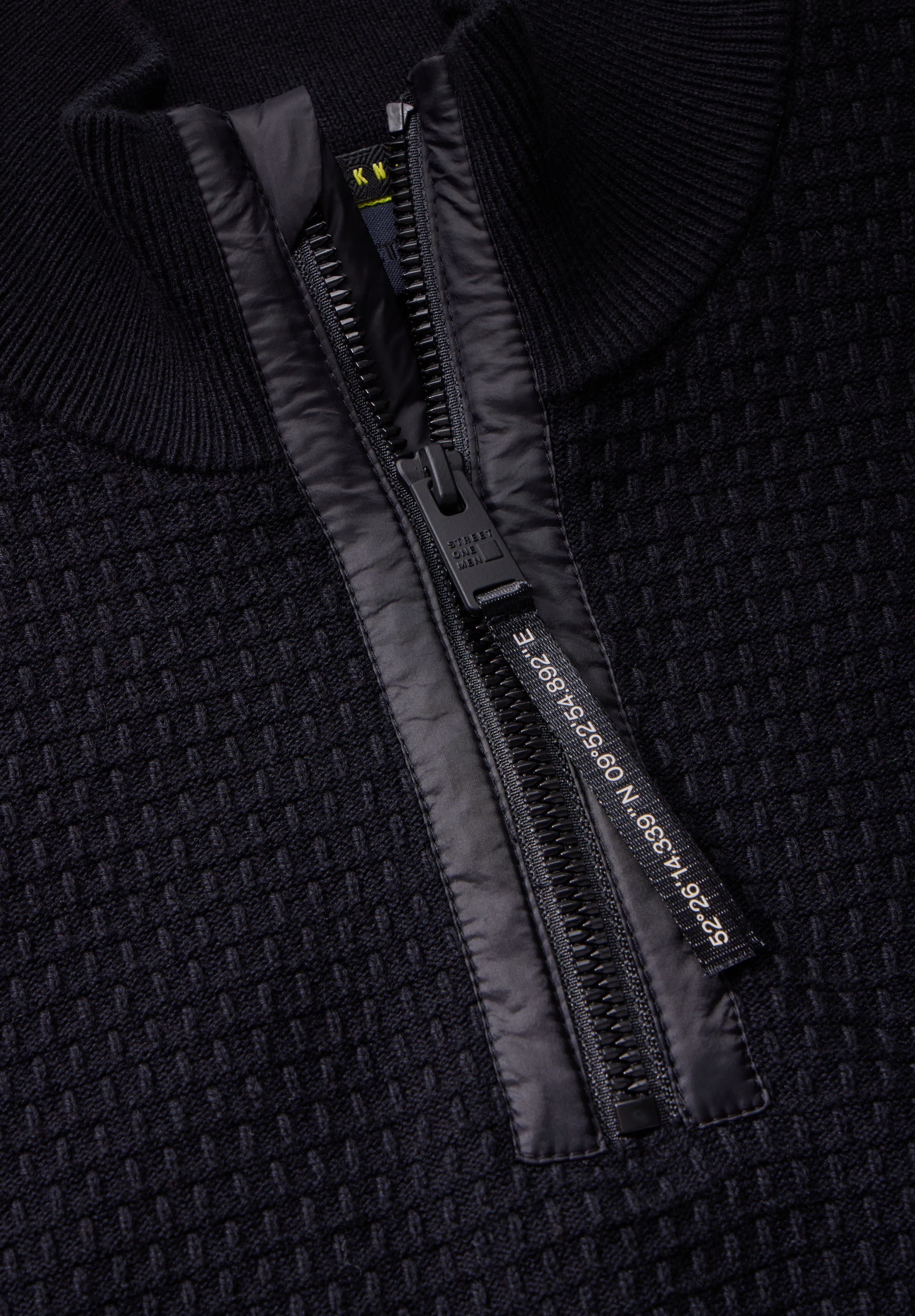 STREET ONE MEN Rollkragenpullover, mit Taschen-Detail