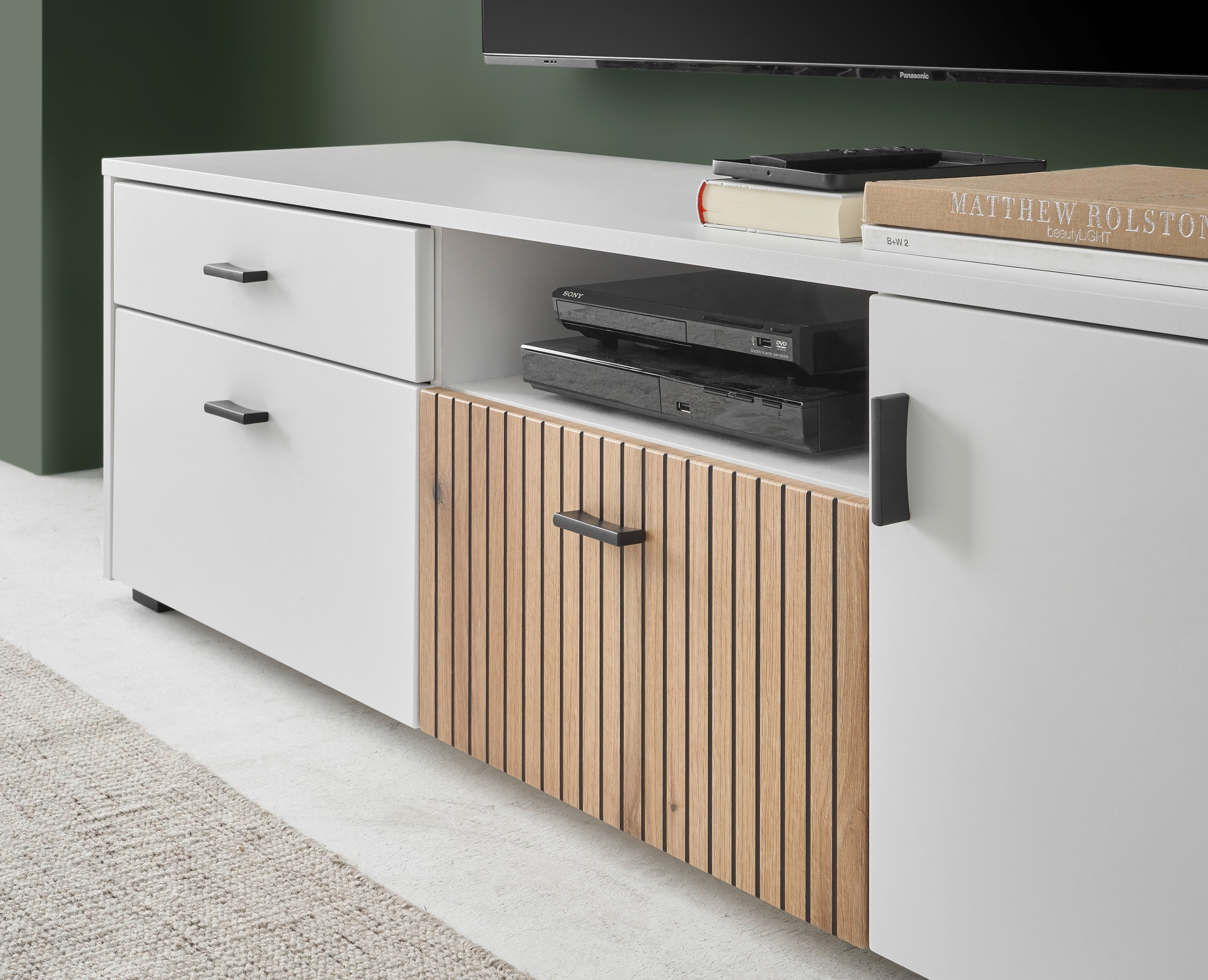 INOSIGN Wohnwand »HUDSON«, (Set, 4 St.), mit moderner Rillenoptik, Griffe aus Metall (Schwarz), Breite 320 cm