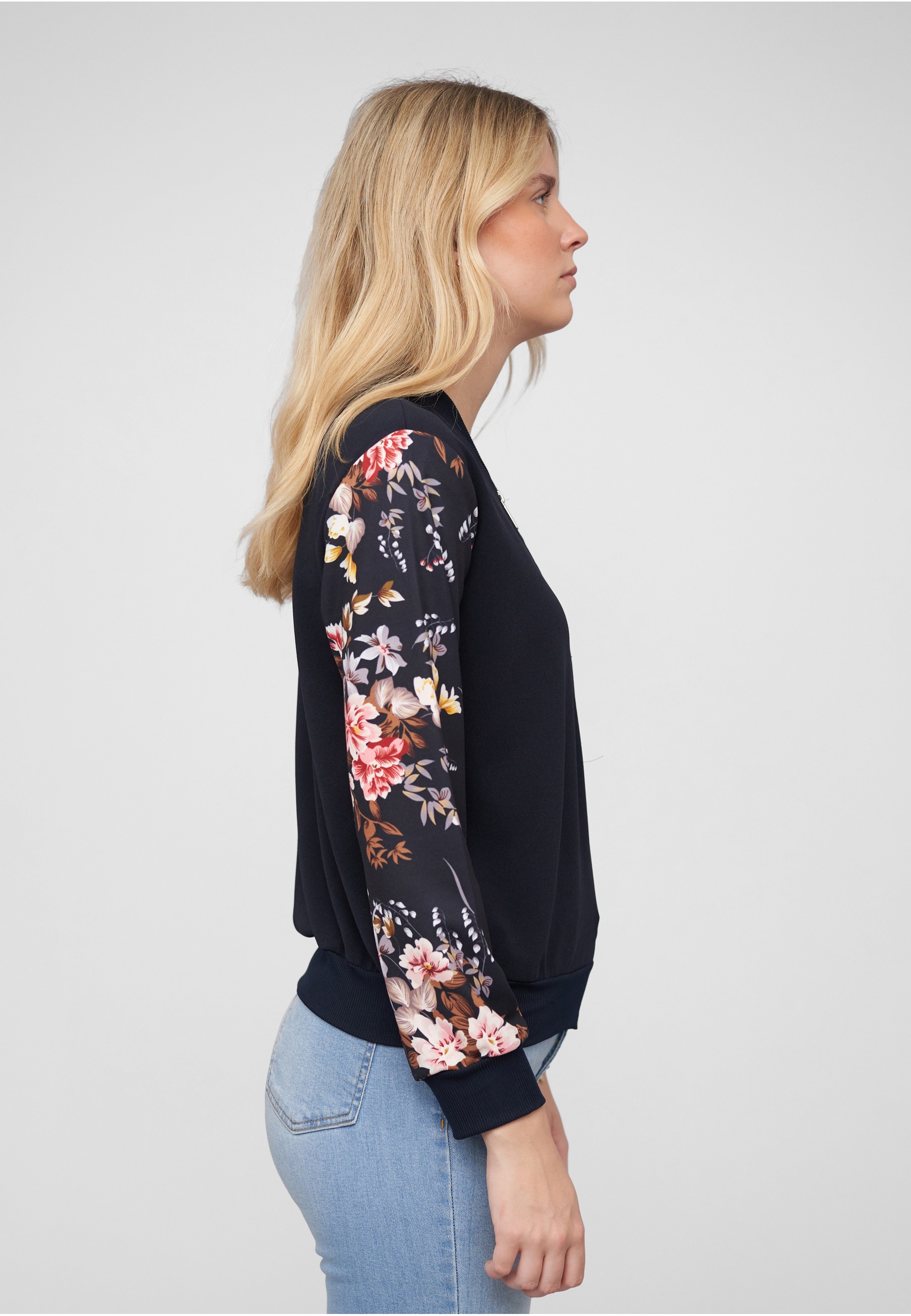 CLOUD 5IVE Bomberjacke »CLOUD 5IVE Blouson with Flower Print Sleeves« 1 Stk. tlg. ohne Kapuze