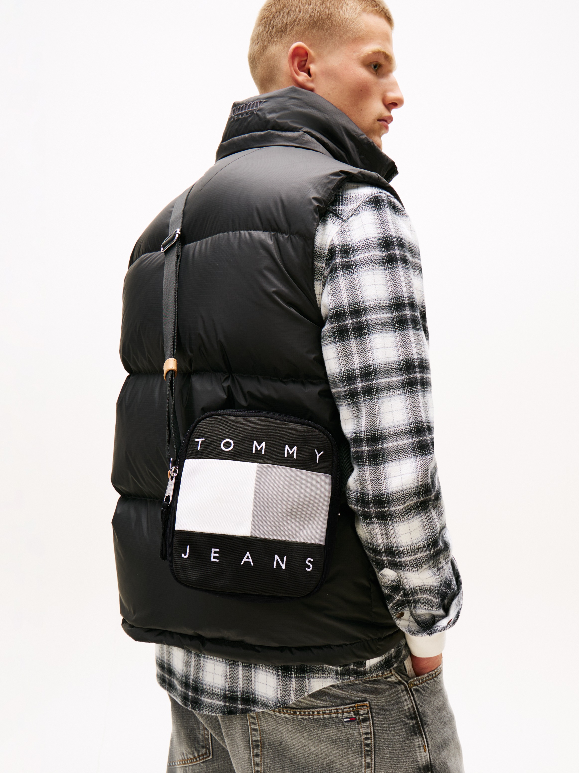 Tommy Jeans Umhängetasche »TJM ARCHIVE REPORTER«, Men Schultertasche mit plakativem Logoschriftzug