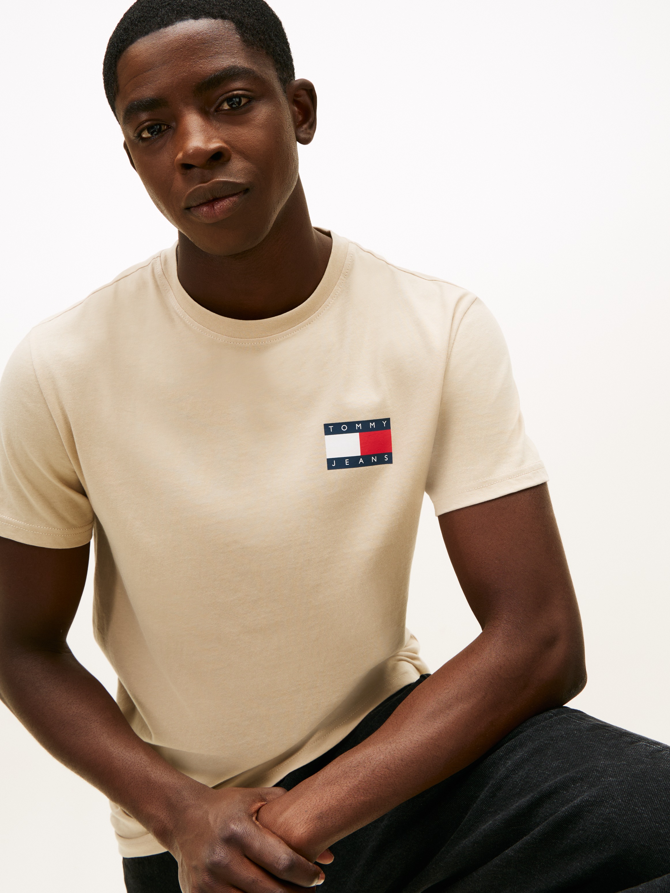 Tommy Jeans T-Shirt "TJM SLIM FIT ESSENTIAL FLAG" Mit Rundhalsausschnitt günstig online kaufen
