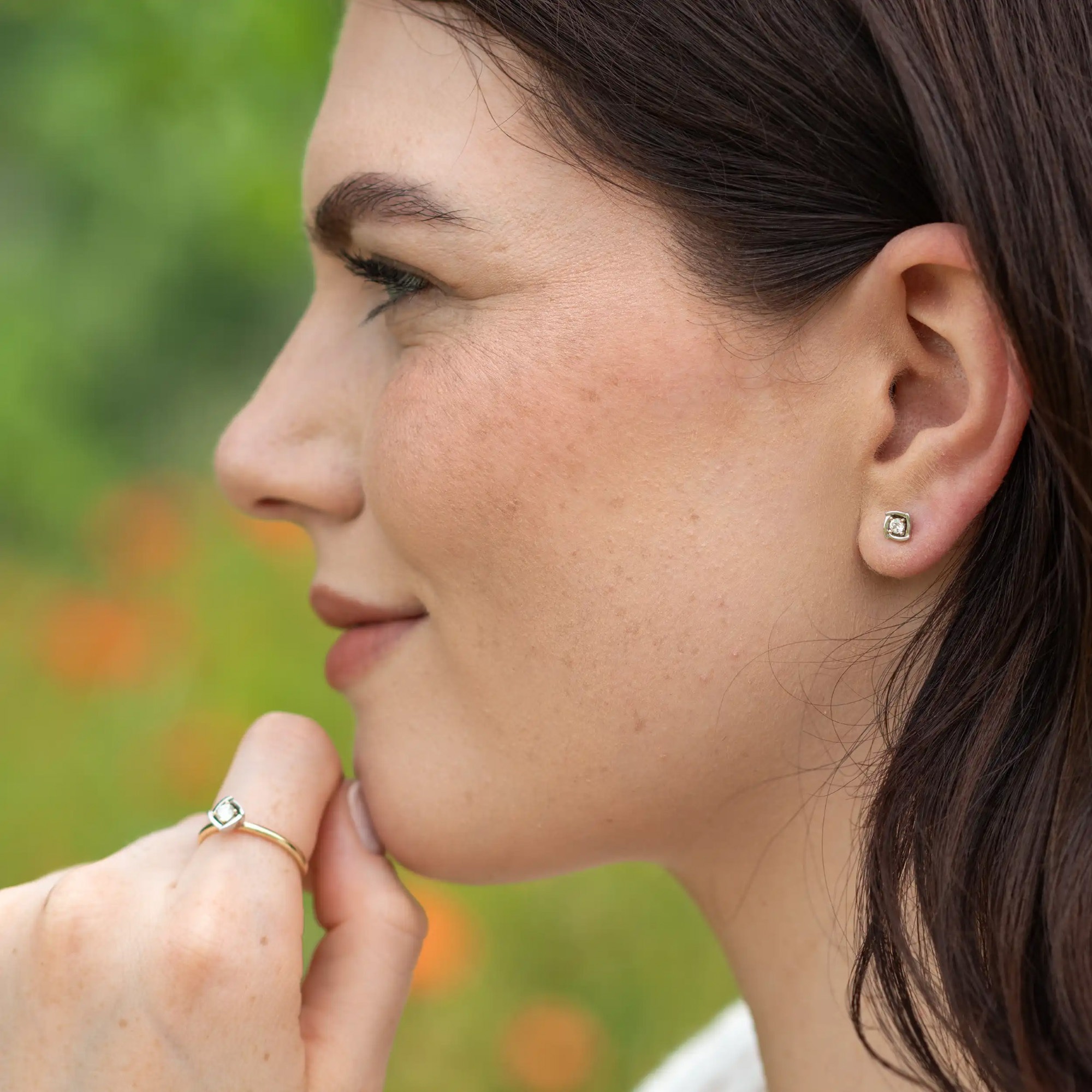 LYOMI Paar Ohrstecker »585/- GG/WG 2 synth. Diam. 0,15ct.«