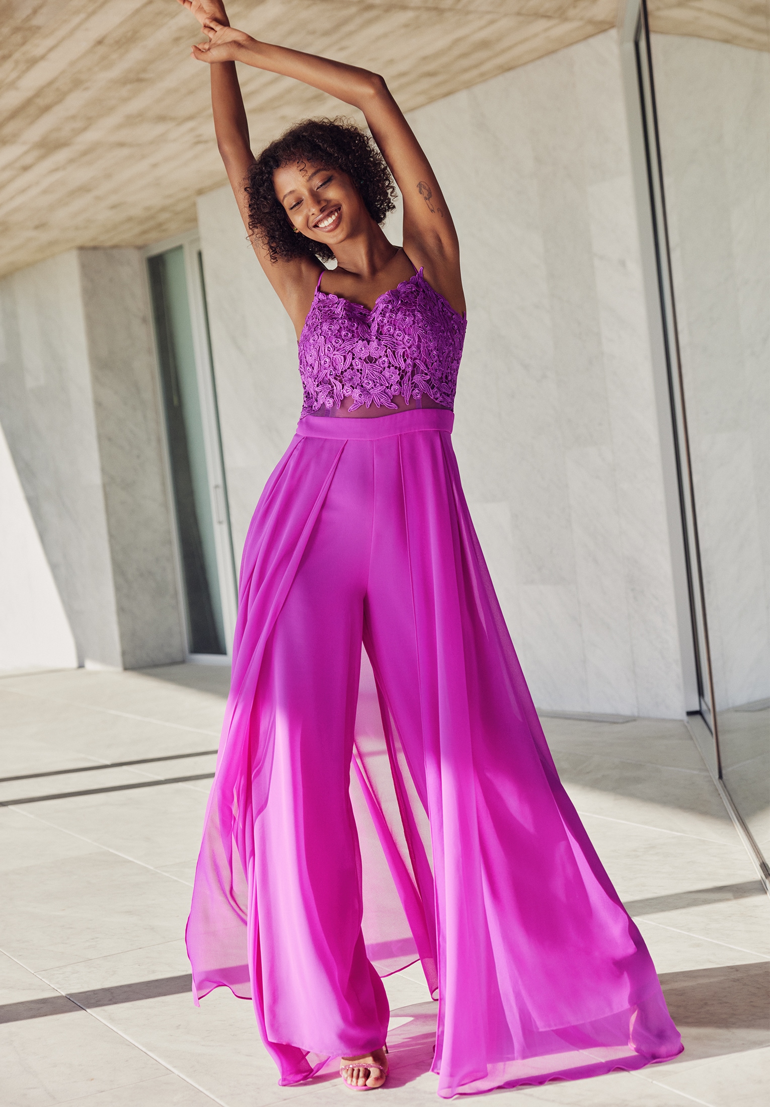 Vera Mont Overall »Vera Mont Damen Jumpsuit mit Stickerei«, (1 tlg.), Materialmix