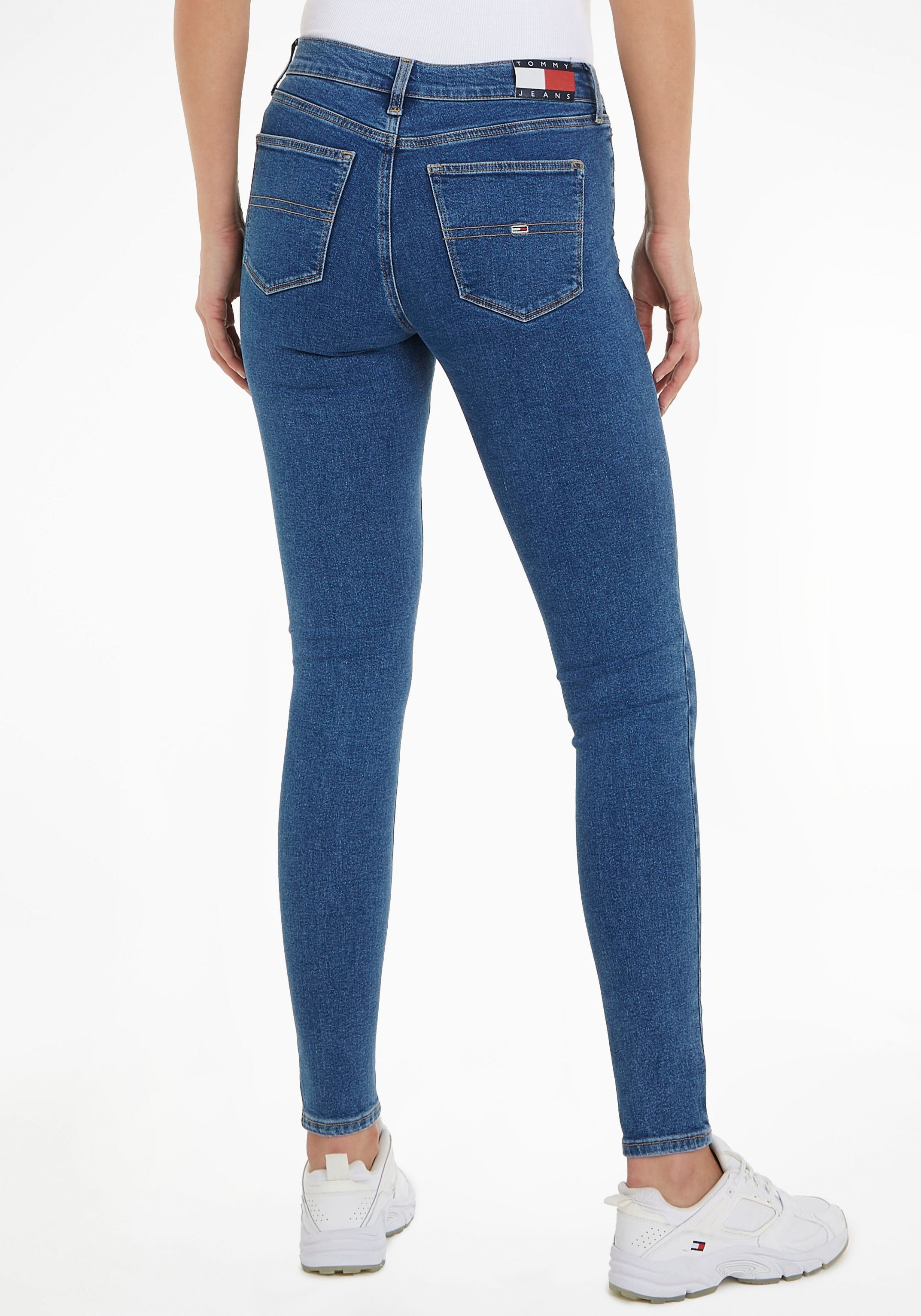 Tommy Jeans Bequeme Jeans mit Ledermarkenlabel BAUR für | kaufen »Nora«
