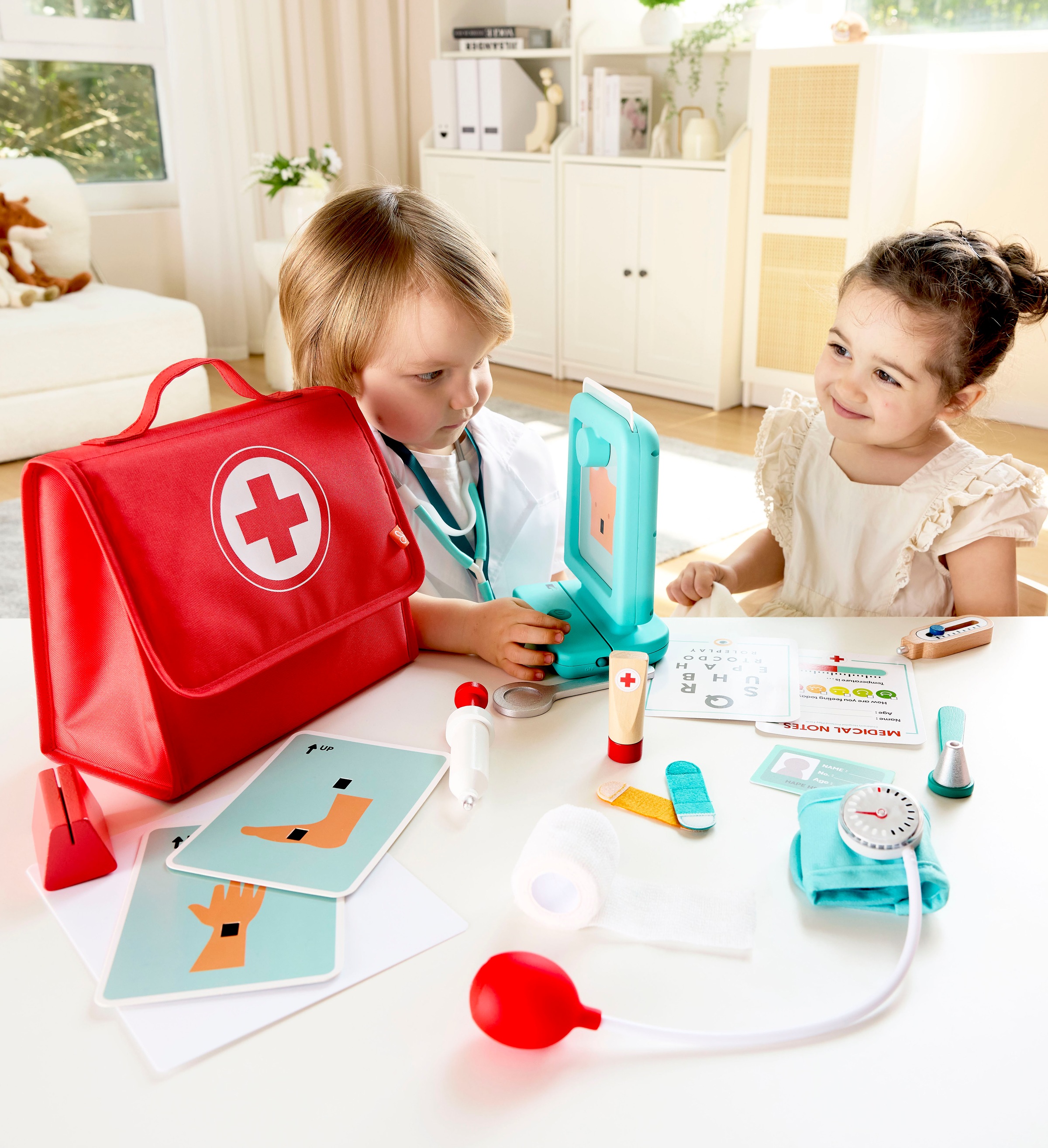 Hape Spielzeug-Arztkoffer »Doktor-Set«, (22 tlg.)