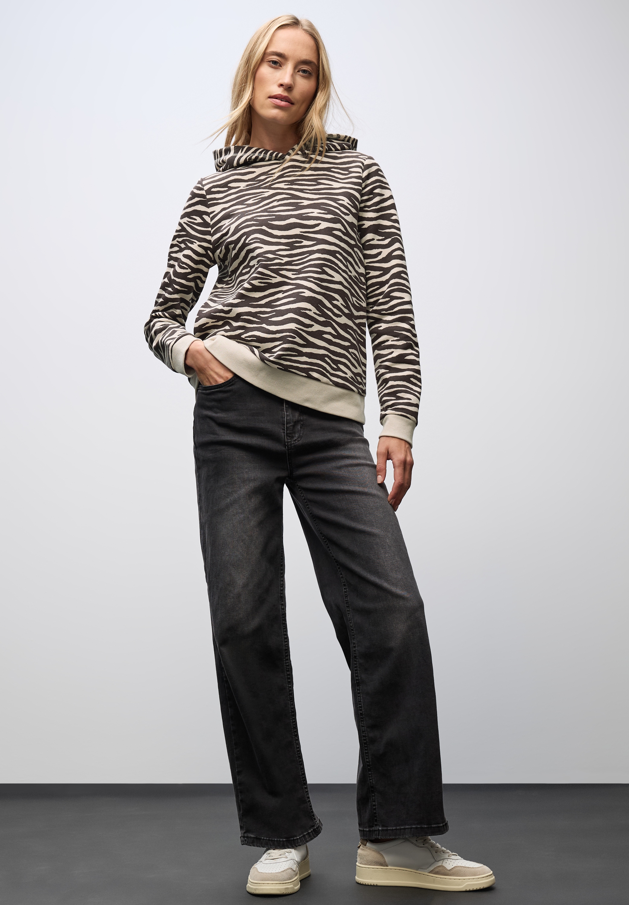 STREET ONE Kapuzensweatshirt, mit Animal-Print