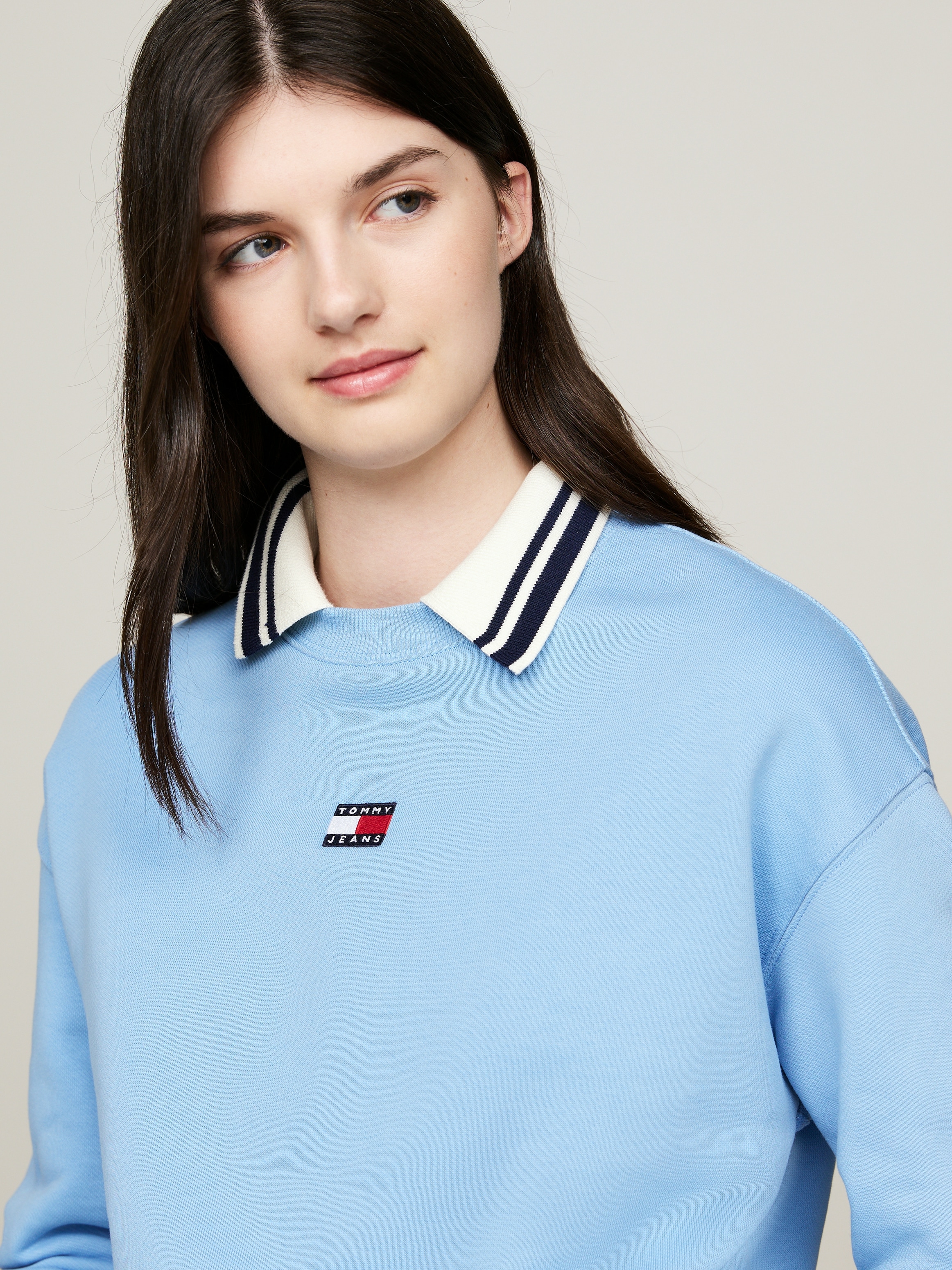 Tommy Jeans Sweatshirt, mit Dropshoulder-Design und Frontlogo