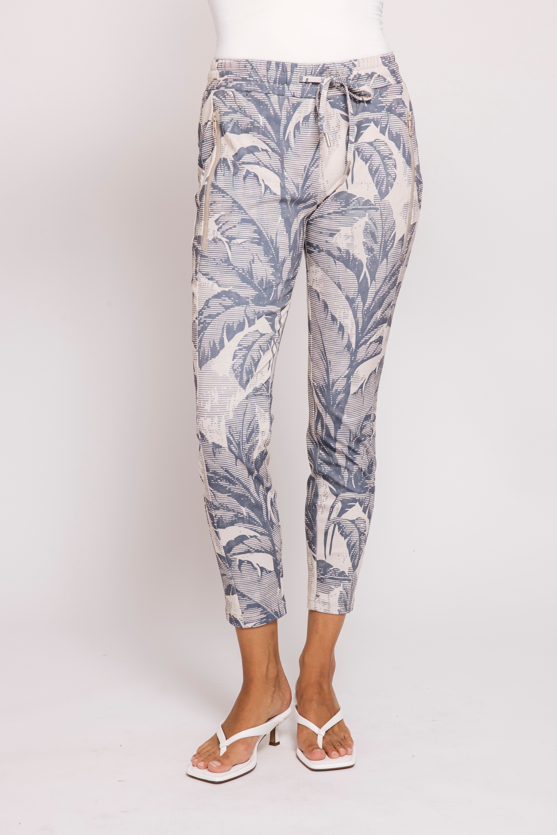 Zhrill Stoffhose "ZHCHIARA CASUAL" mit floralem Allover-Muster günstig online kaufen