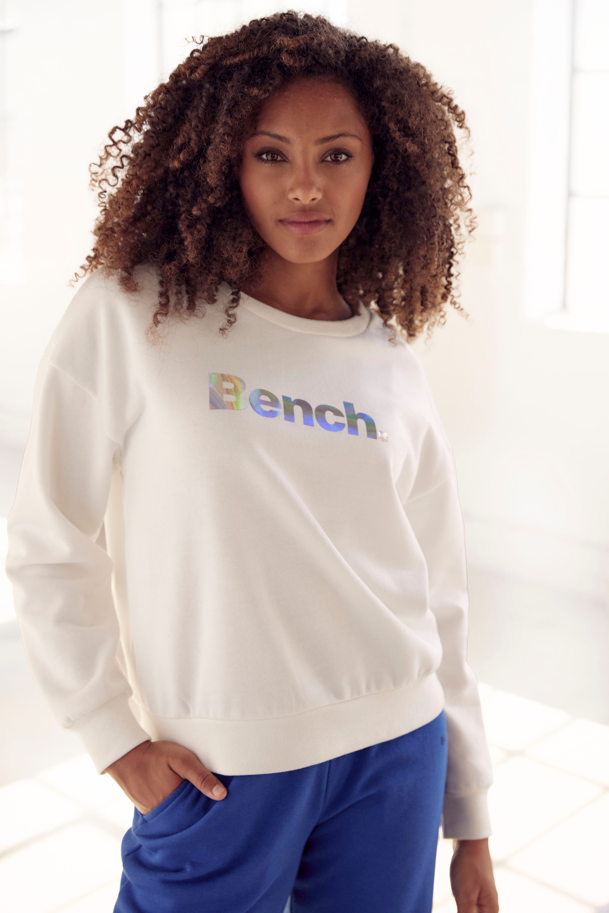 Bench. Loungewear Sweatshirt, mit glänzendem Logodruck, Loungewear günstig online kaufen