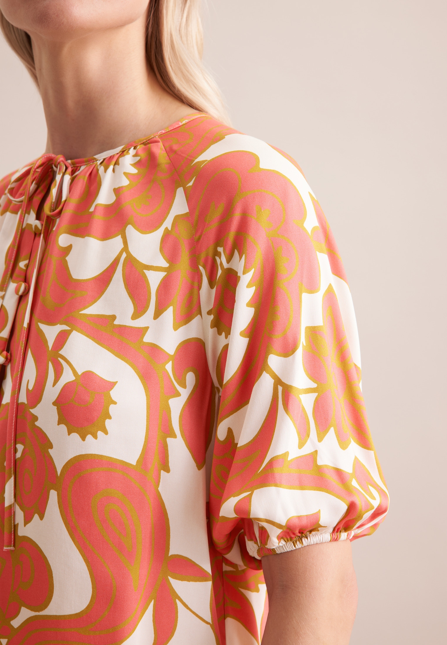 seidensticker Shirtbluse »Schwarze Rose«, Kurzarm Rundhals Paisley