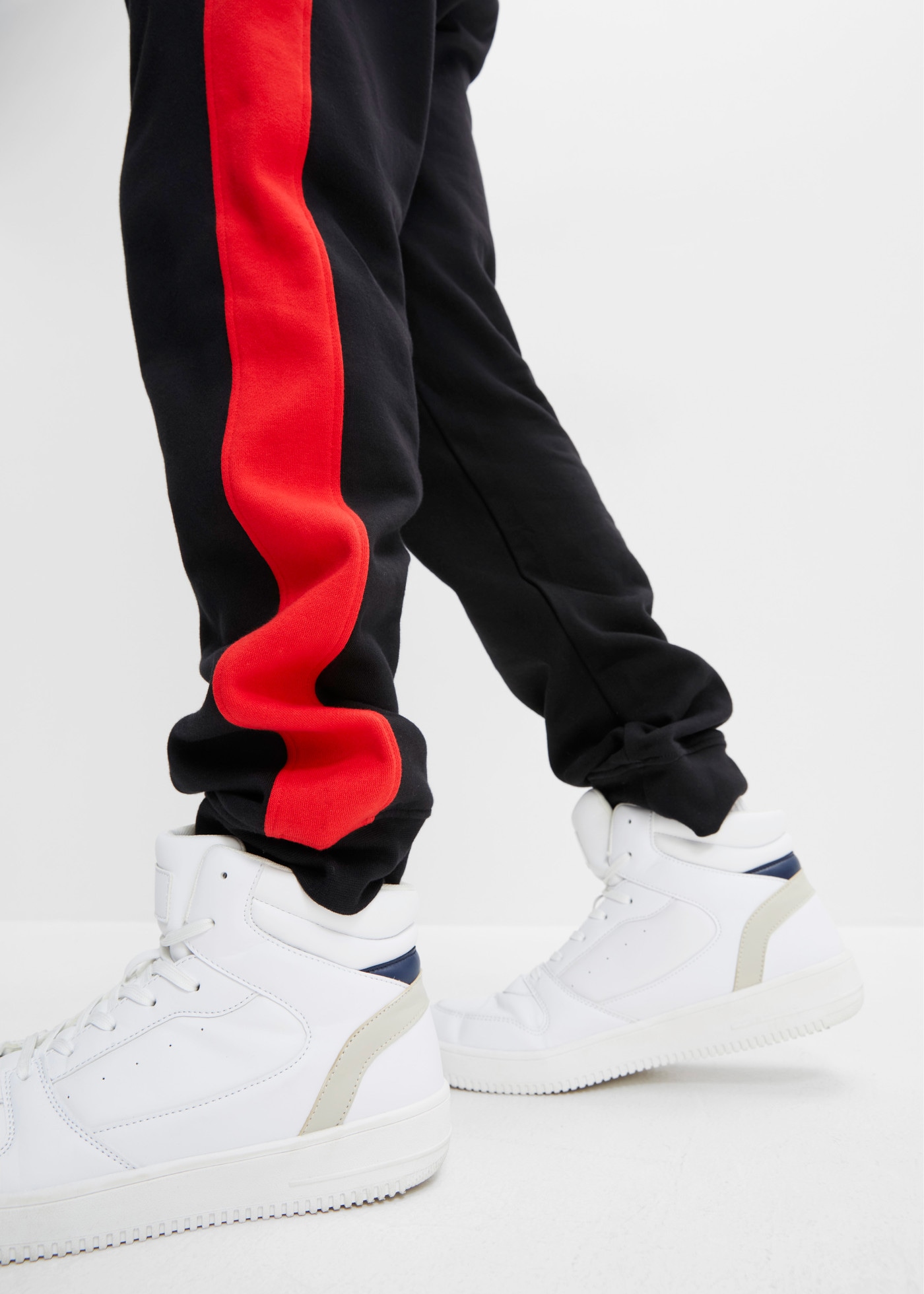 bonprix Jogginganzug mit Rundhals-Sweatshirt und Jogginghose, innen weich angeraut