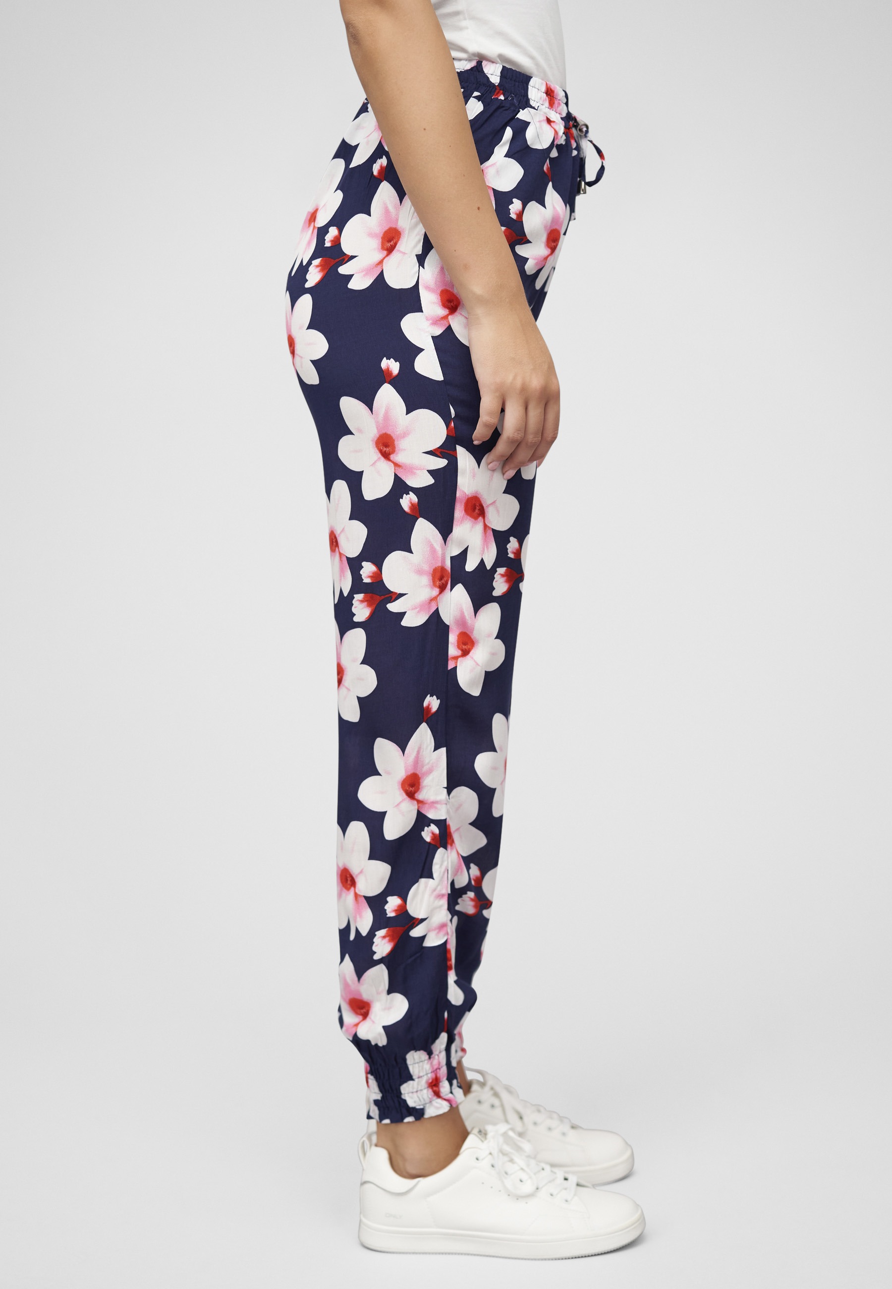 CLOUD 5IVE Stoffhose »CLOUD 5IVE Viskose Hose mit Bündchen 2-Pockets & Big Flowers«