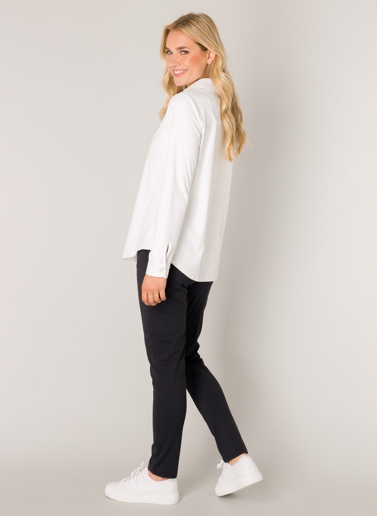 Base Level Langarmbluse "Tamara", mit Stretch und Knopfleiste günstig online kaufen