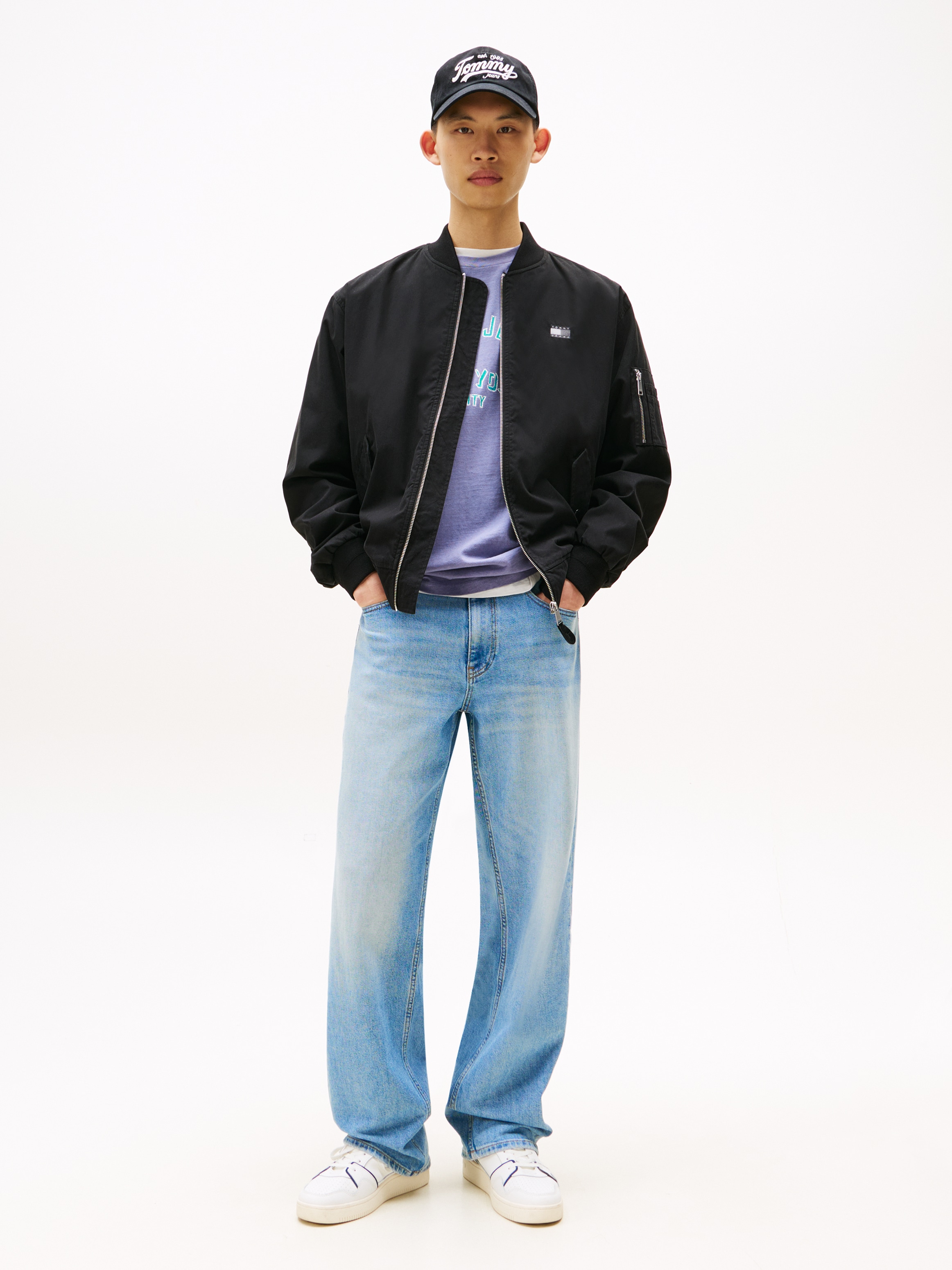 Tommy Jeans Bomberjacke »TJM COTTON BOMBER JACKET«, ohne Kapuze, Mit Rundhalsausschnitt