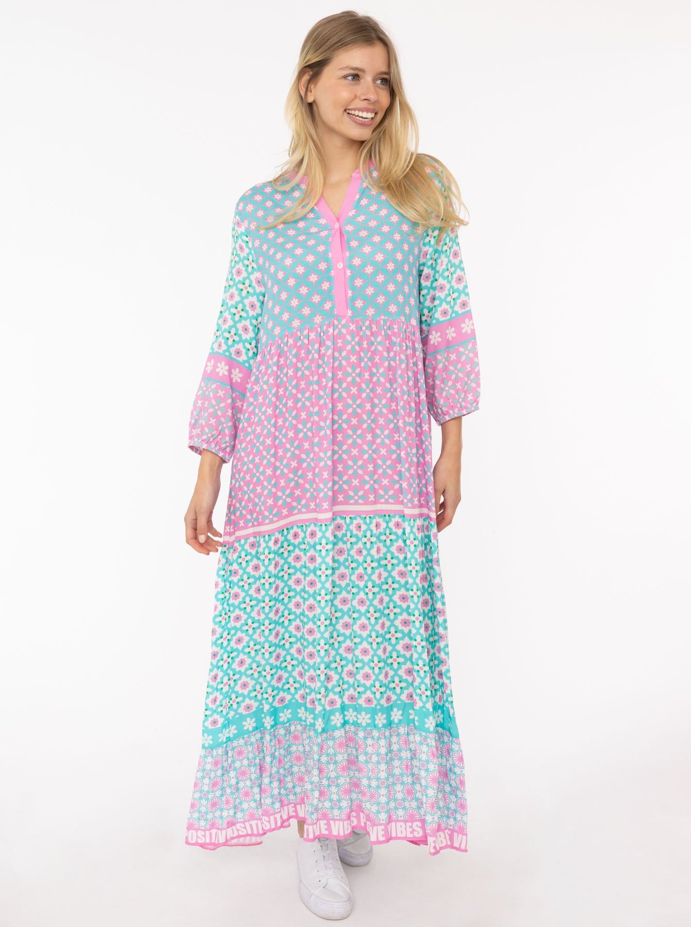Zwillingsherz Maxikleid ""Positive Vibes"", mit Mustermix, Knopfleiste und günstig online kaufen