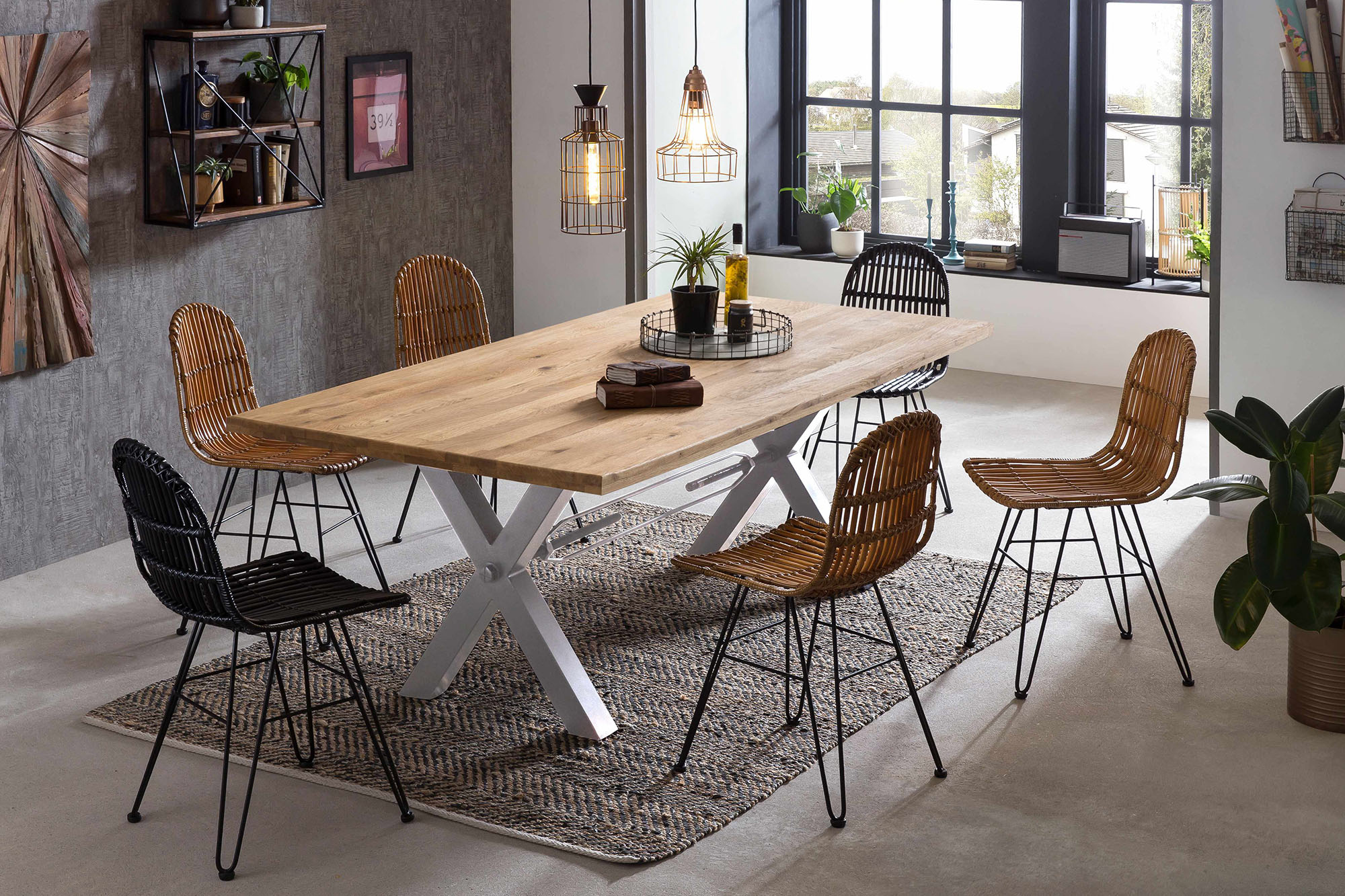 SIT Esstisch "Gent Wildeiche Massivholz mit X-Gestell aus Metall, Industrial" Robustes X-Gestell aus Metall für hohe Stabilität