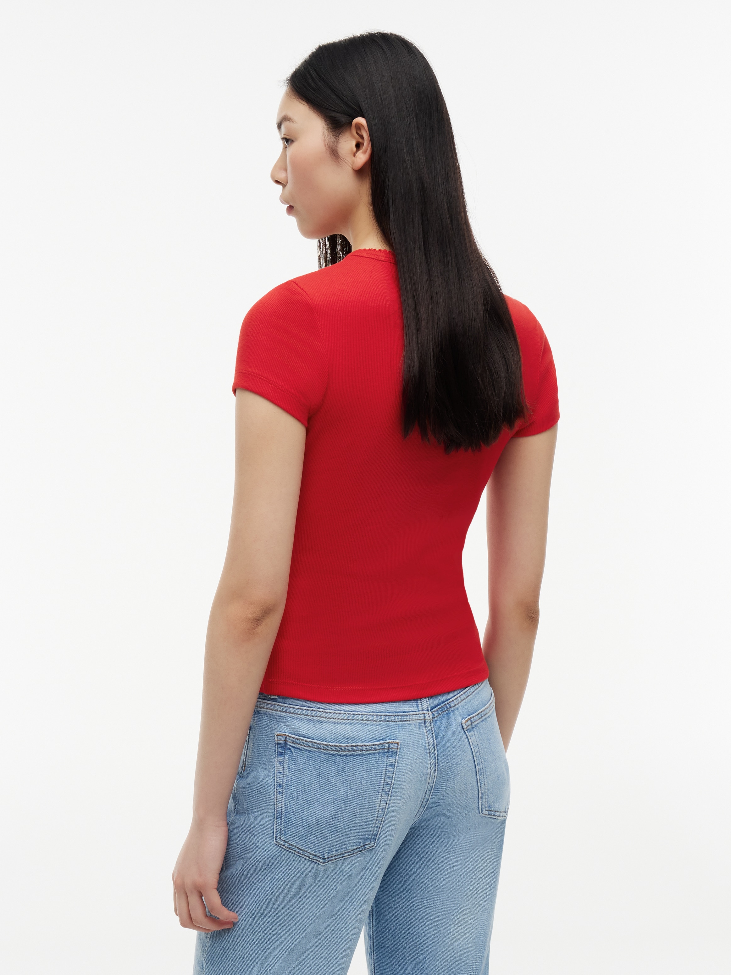 Tommy Jeans Kurzarmshirt »TJW SLIM SCRIPT RIB SS TEE« Baumwollmischung, slim fit, in gerippter Struktur