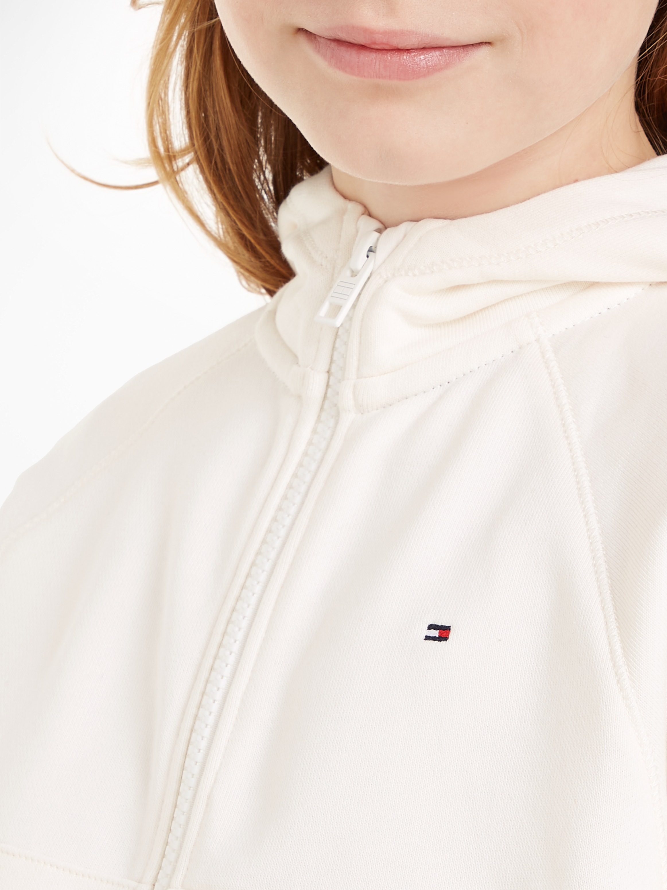 Thumbnail - Tommy Hilfiger Sweatjacke "VARSITY EMBROIDERED ZIP UP" Kinder bis 16 Jahre mit Logostickerei