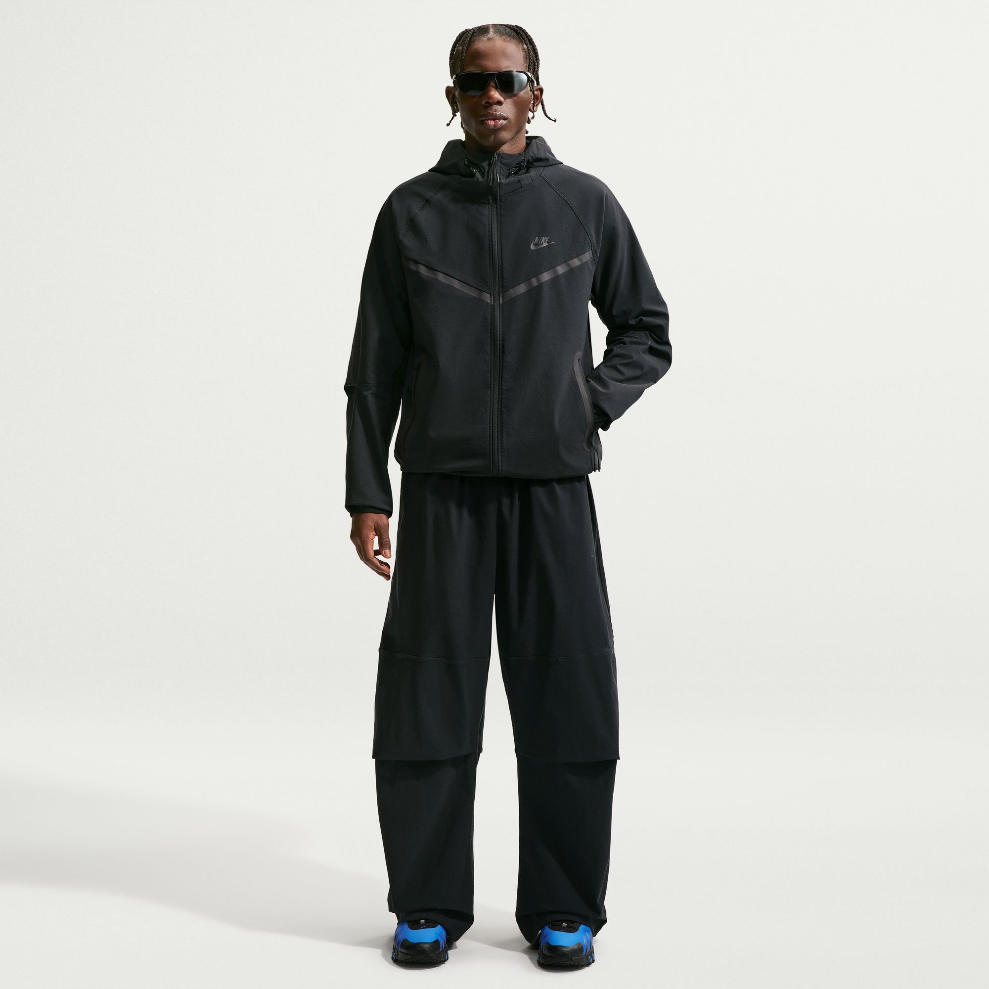 Nike Sportswear Trainingsjacke »Nike Tech Men's Dri-FIT Woven Full-Zip Windrunner Jacket« mit durchgehendem Reißverschluss, aus Woven-Material