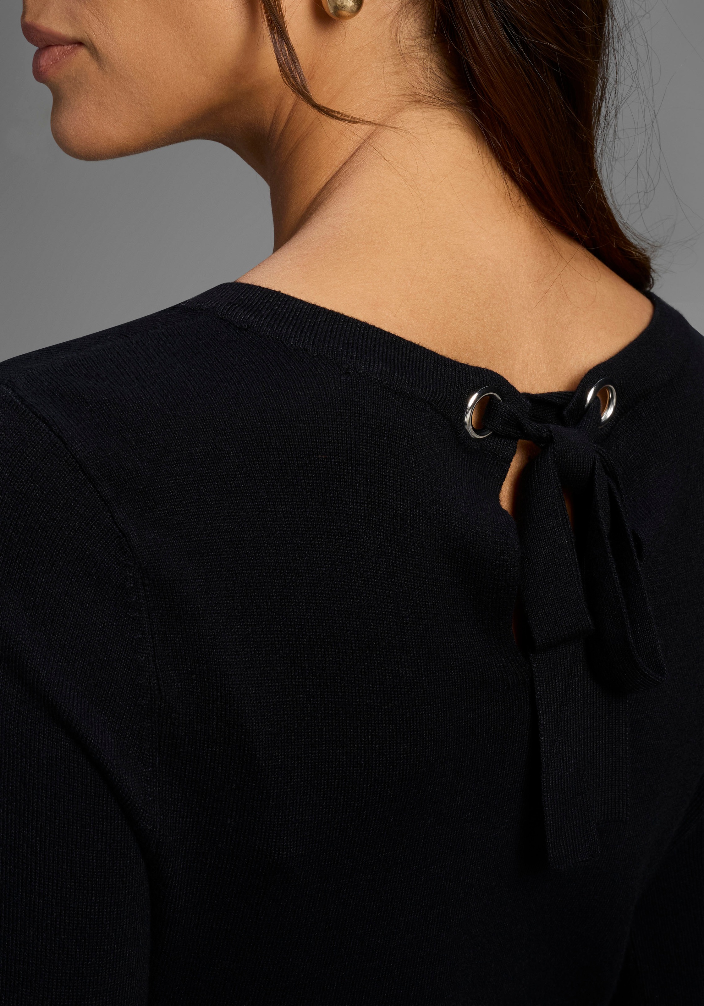 Thumbnail - Laura Scott Strickkleid mit femininem Bindedetail am Rücken