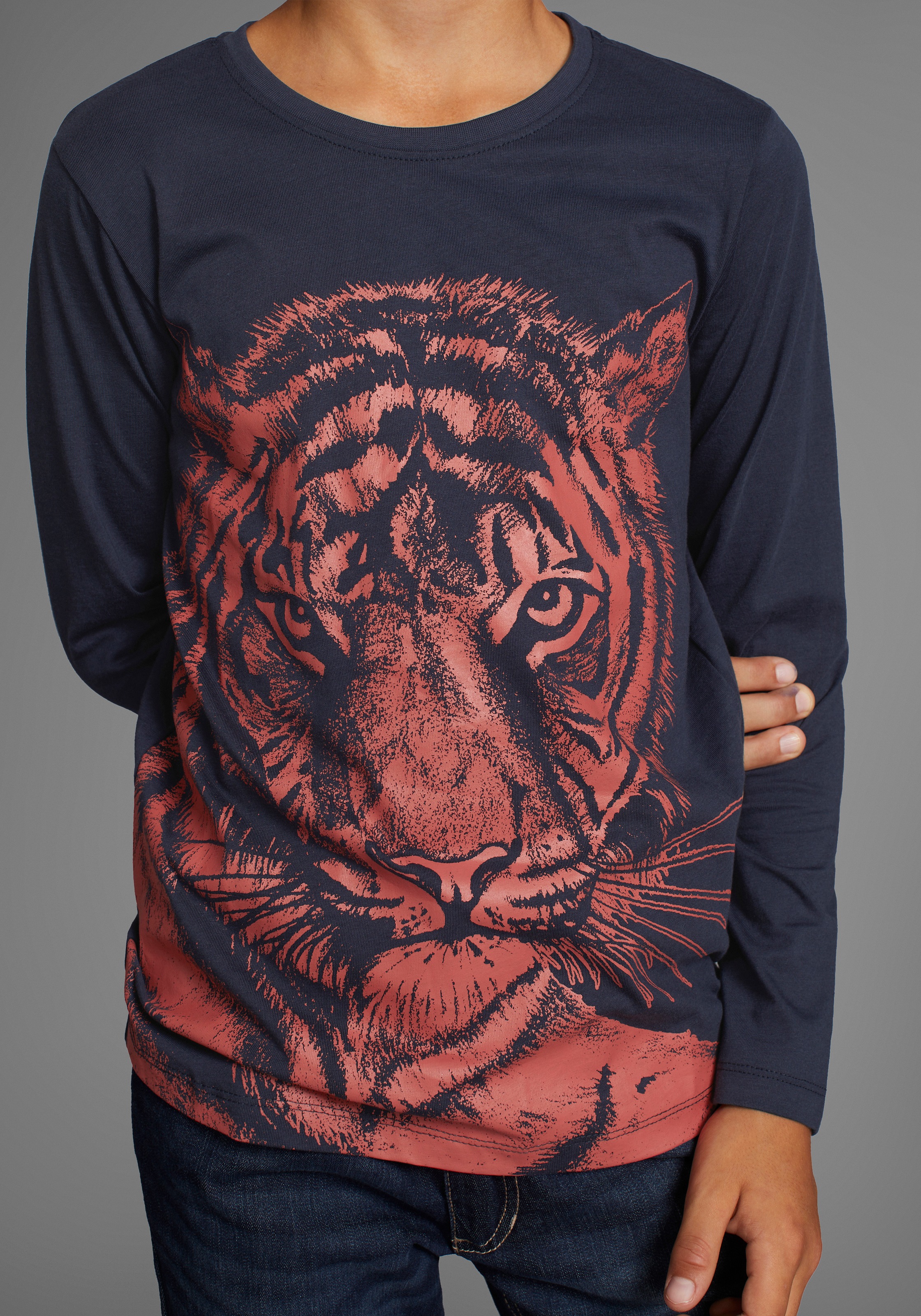 Thumbnail - KIDSWORLD Langarmshirt "TIGER - Druck" Langarm, Basic-Passform, mit trendigem Druck, Rundhalsausschnitt