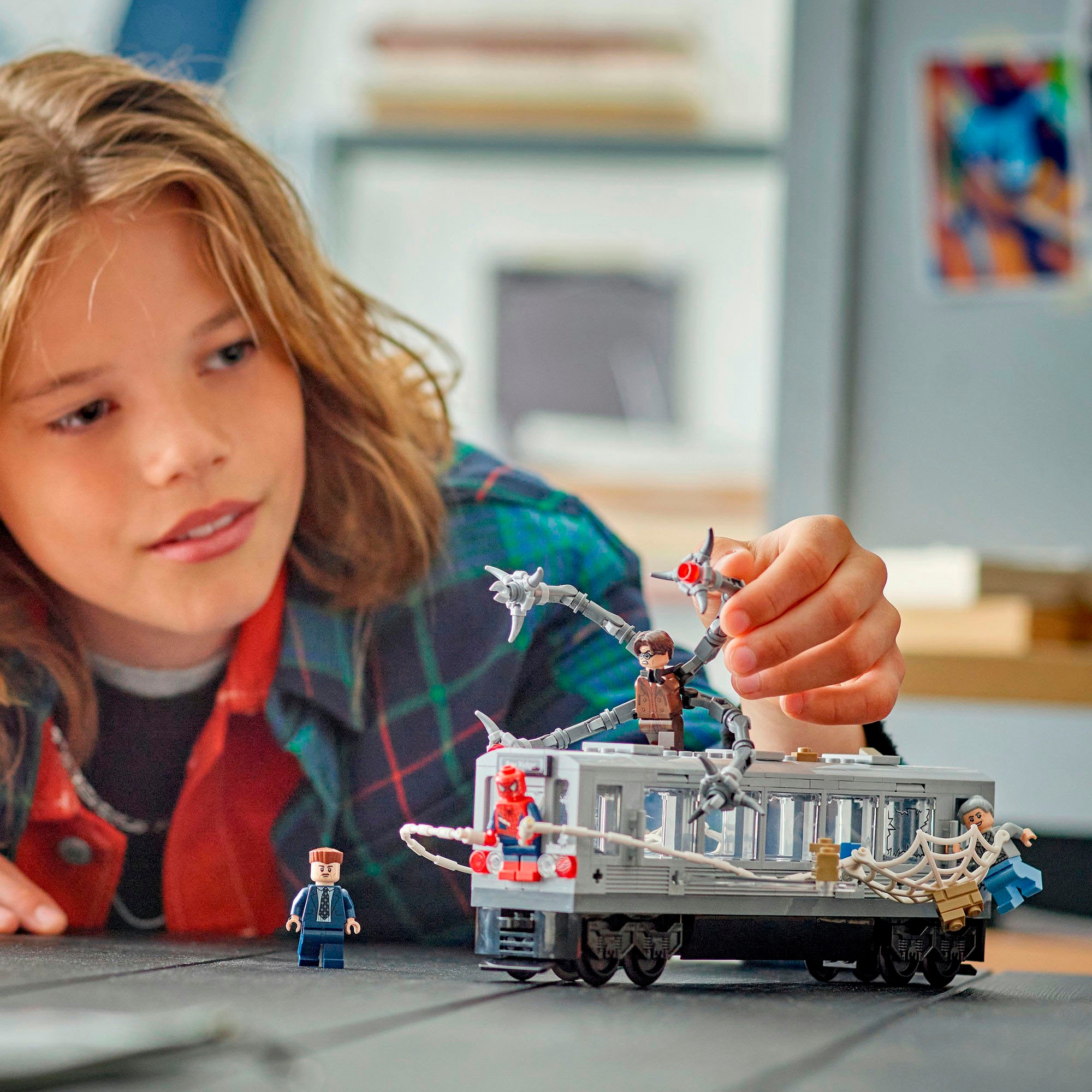 LEGO® Konstruktionsspielsteine »Spider-Man vs. Doc Ock: Showdown in der U-Bahn (76321)«, (393 St.), LEGO Super Heroes; Made in Europe