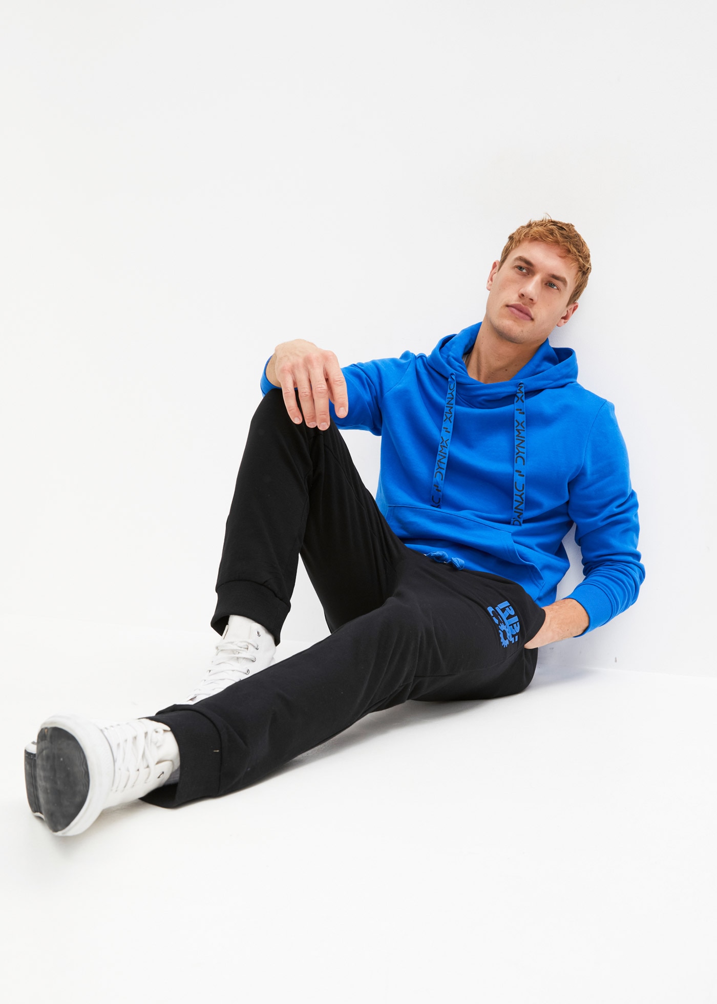 bonprix Jogginghose  mit kontrastfarbenen Details