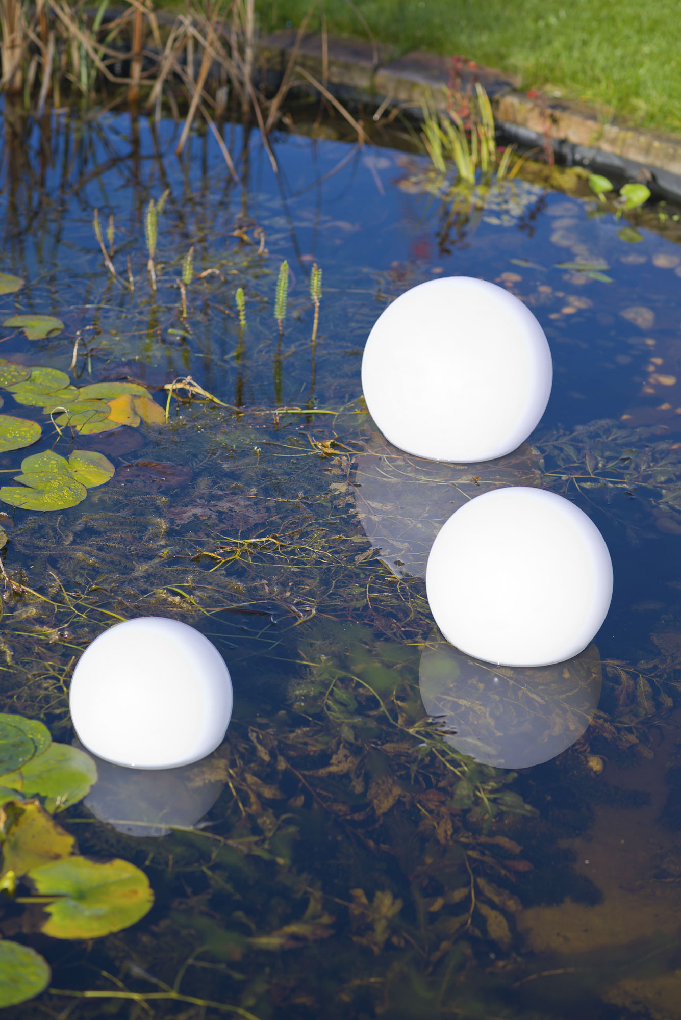 Thumbnail - Ubbink LED Gartenleuchte "MultiBright Solar Float 30" Farbwechsler Kaltweiß RGB für Garten, Teich oder Pool