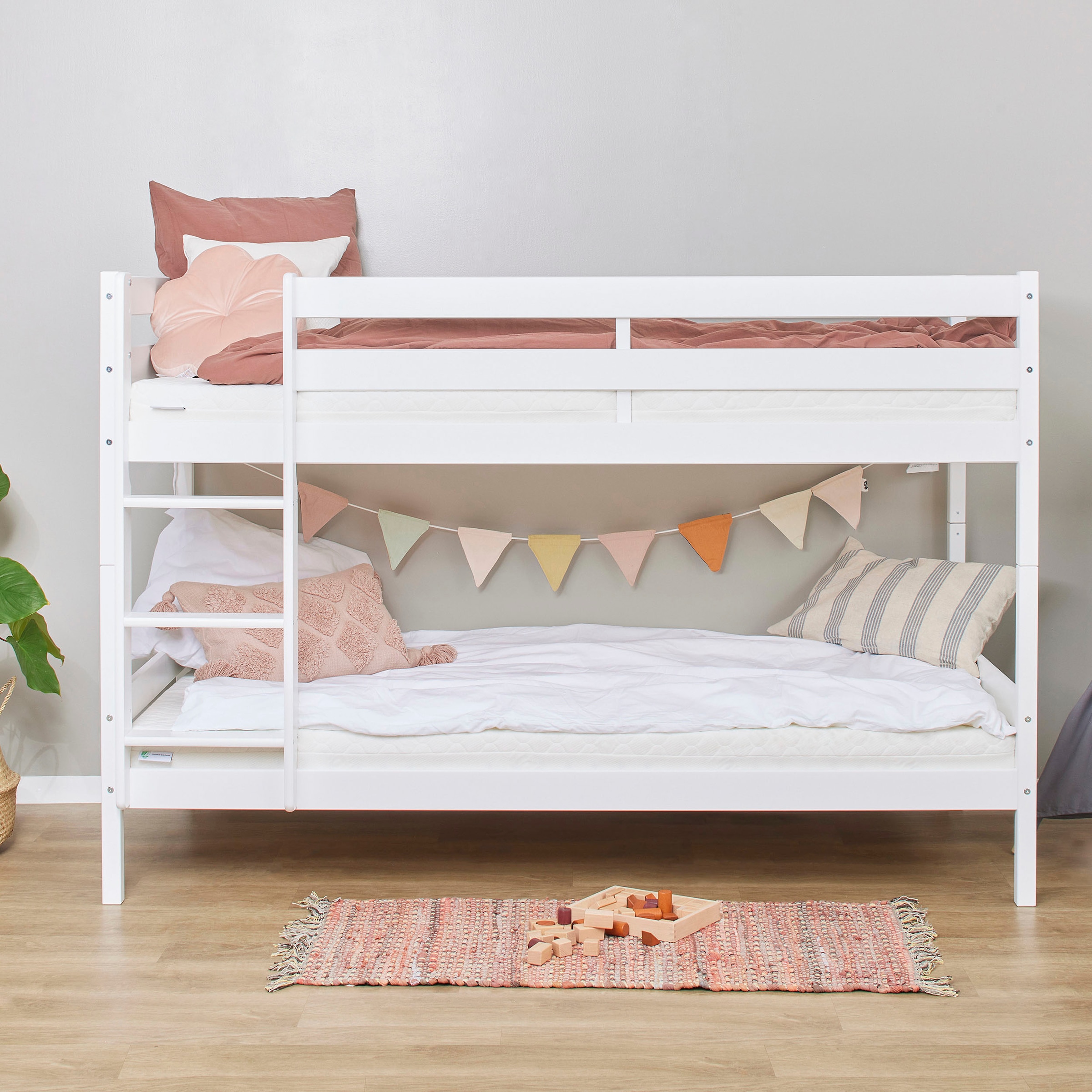 Hoppekids Etagenbett »ECO Comfort Kinderbett 90x200 oder 70x160 aus Massivholz in 4 Farben«, TÜV, FSC und Nordisches Umweltzeichen – wahlweise mit Matratzen