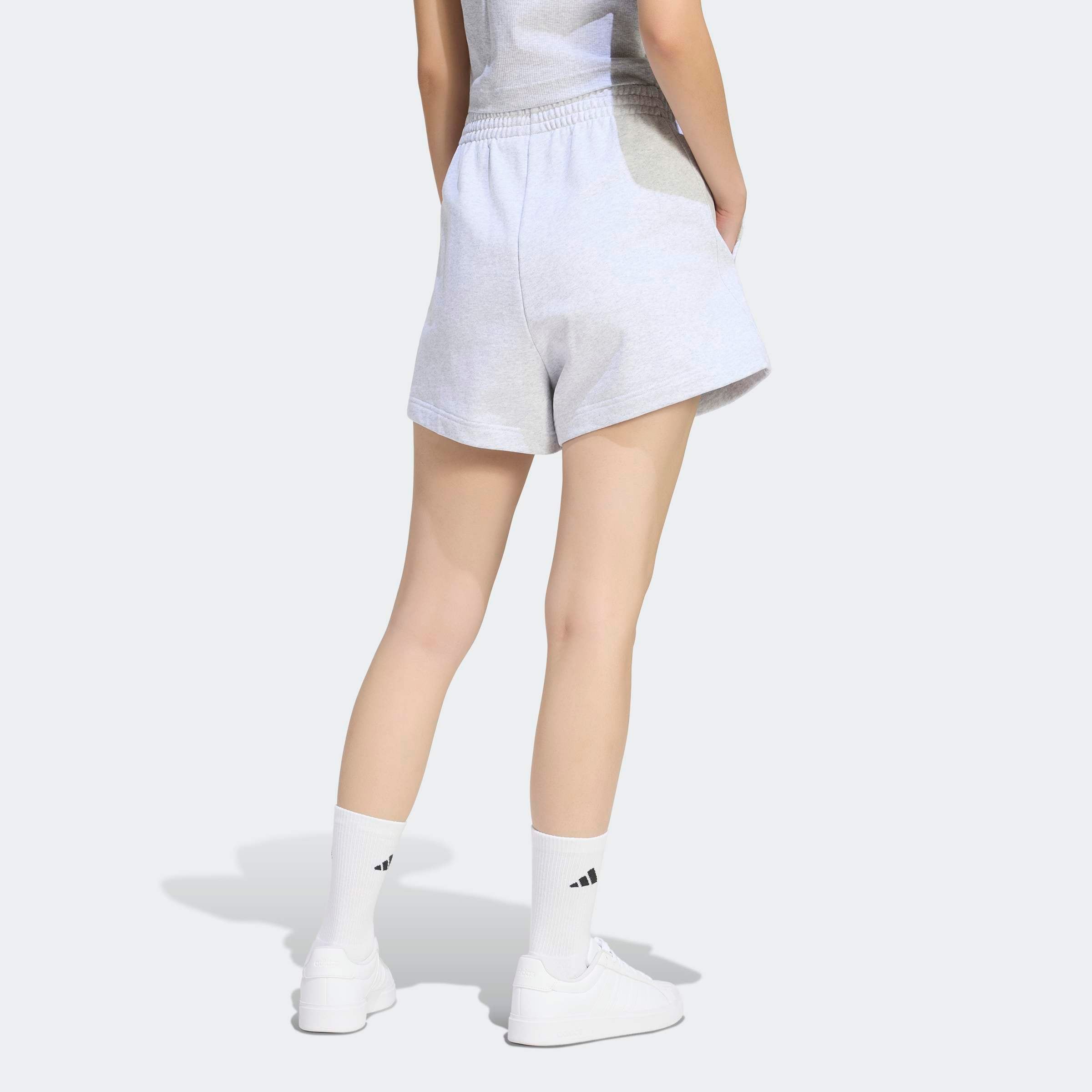 adidas Sportswear Shorts »ADIDAS AUSRÜSTUNG, KLEINES LOGO«