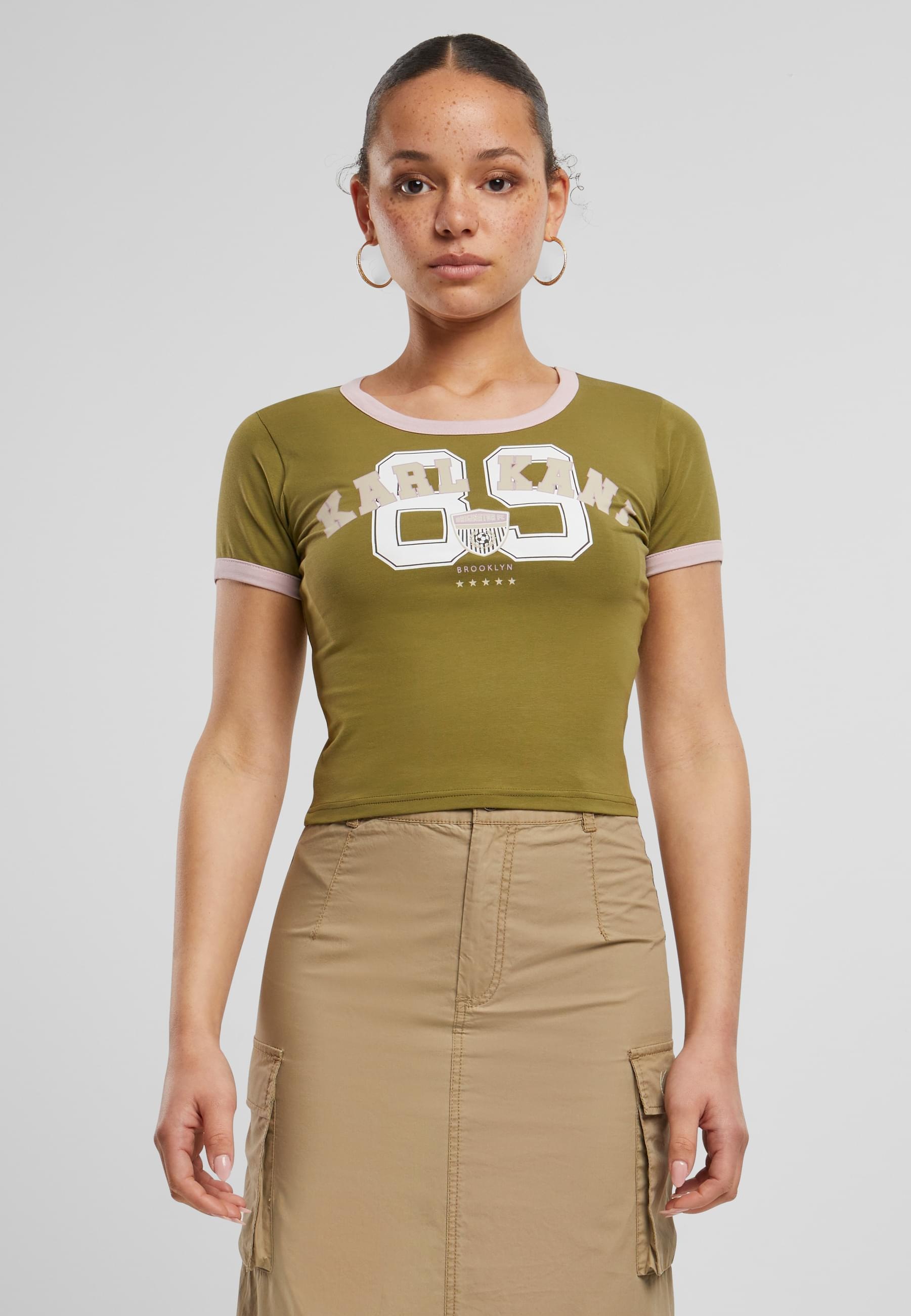 Karl Kani T-Shirt »Karl Kani Karl Kani Woven Signature Short Soccer Tee«, (1 tlg.)