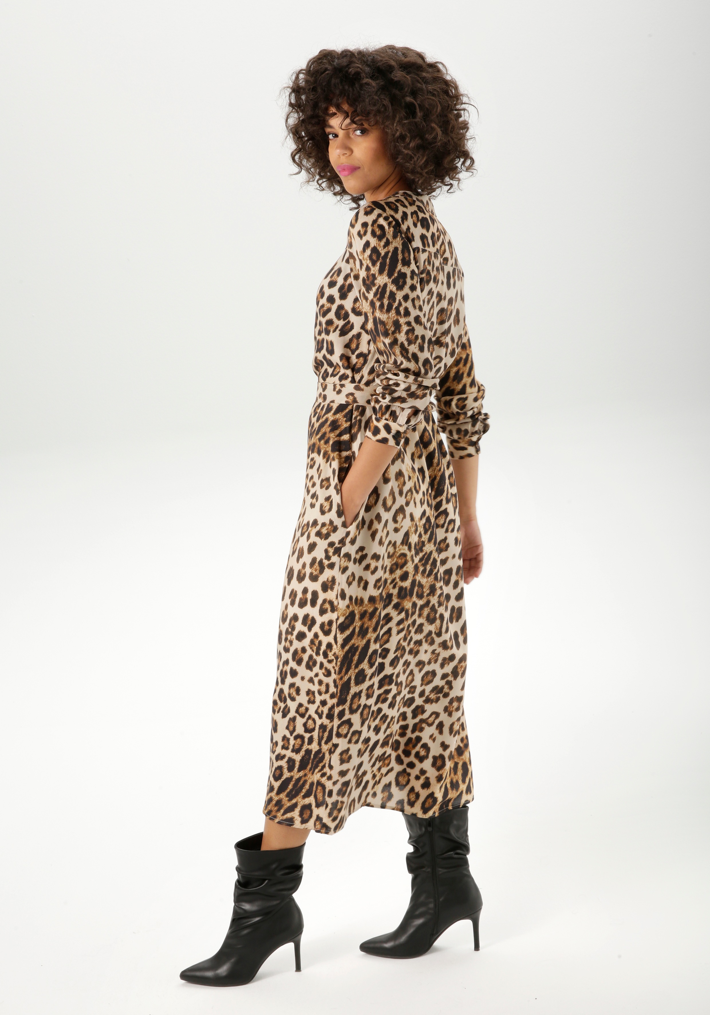 Thumbnail - Aniston CASUAL Blusenkleid mit abnehmbarem Bindegürtel, Eingrifftaschen mit trendigem Leo-Print - jedes Teil ein Unikat ...