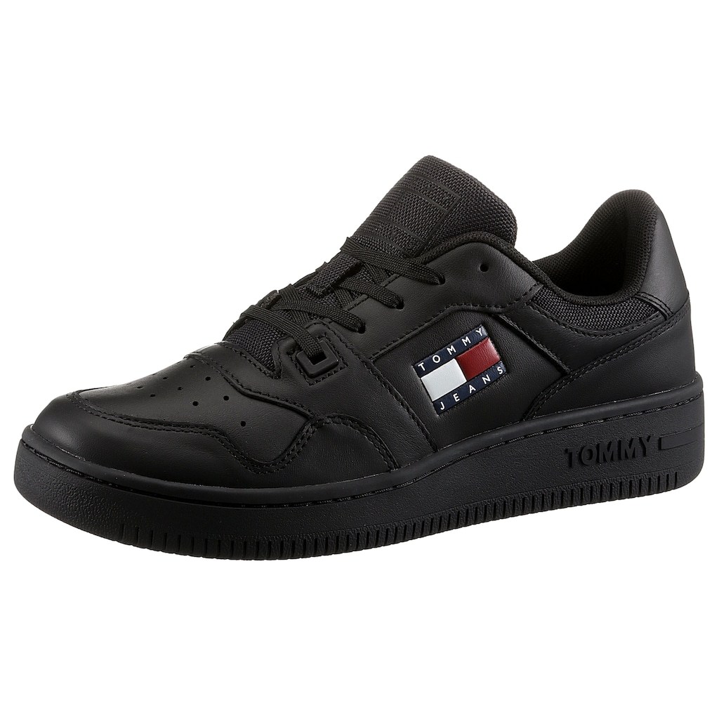 Tommy Jeans Plateausneaker »TJW RETRO BASKET ESS«, mit seitlicher Logoflag, Freizeitschuh, Halbschuh, Schnürschuh