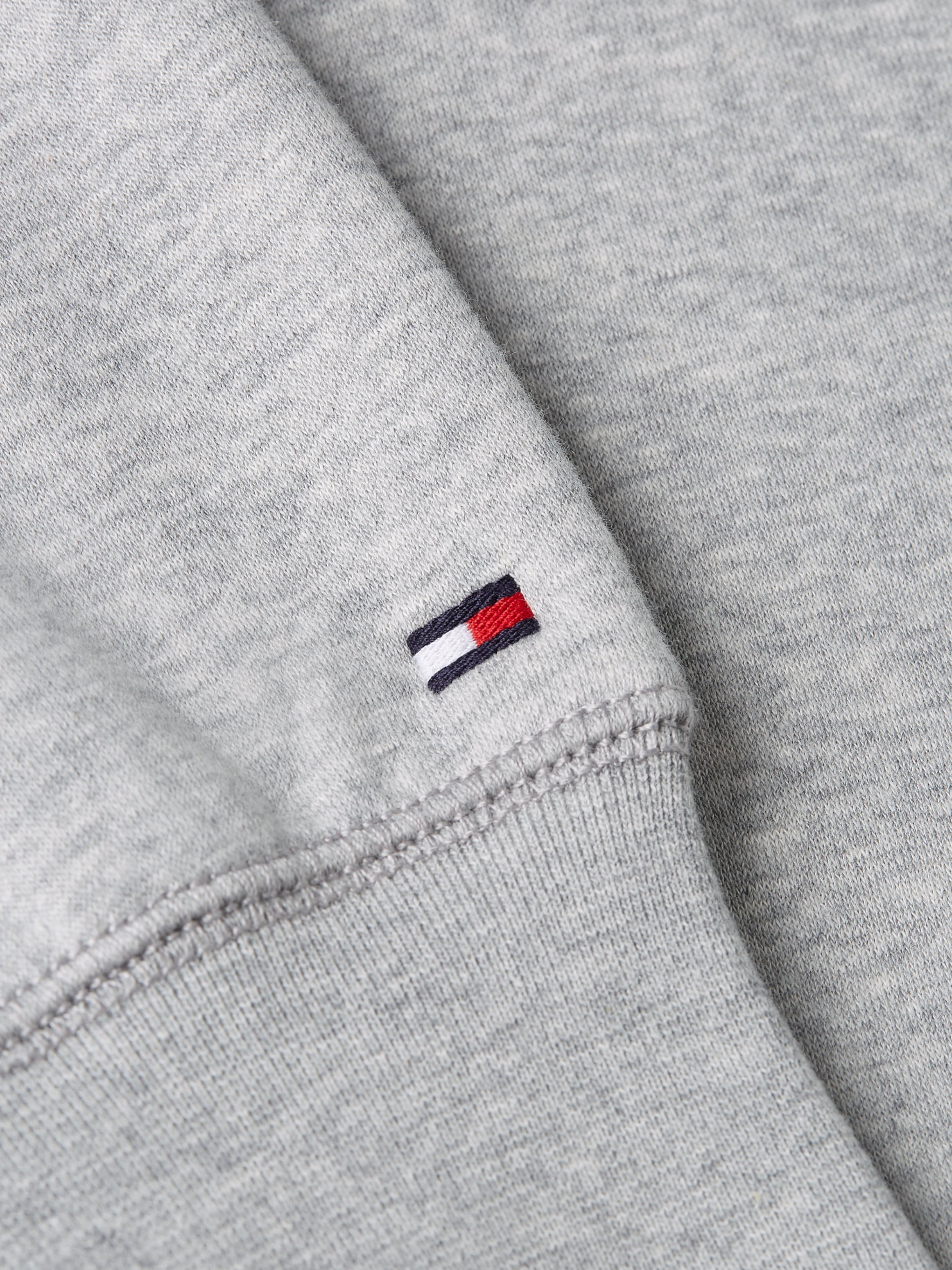Tommy Hilfiger Sweatshirt »TOMMY LOGO SWEATSHIRT«, mit klassischem Rundhalsausschnitt