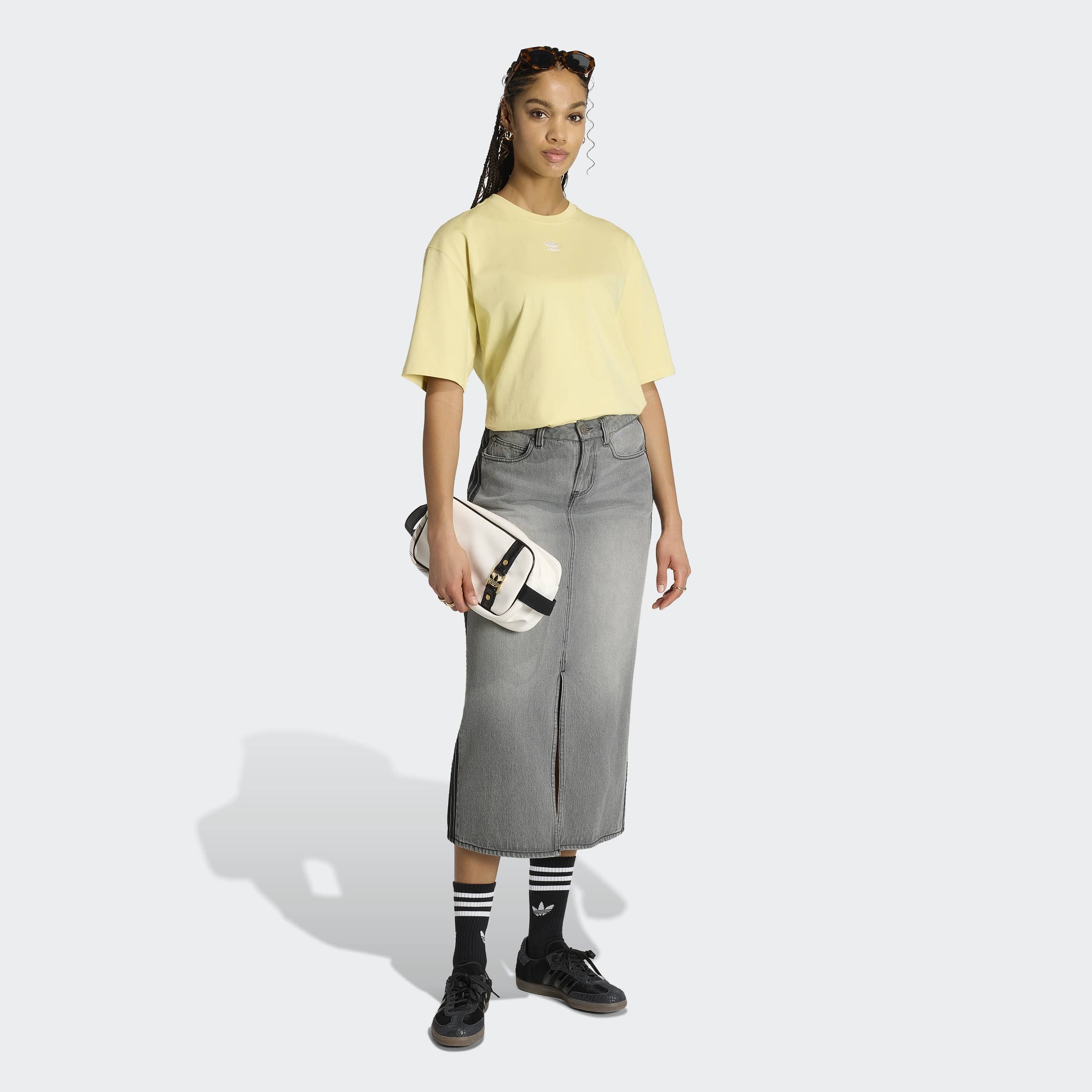 adidas Originals T-Shirt »ESS BOYFR TEE« sportlicher Stil, aus Baumwolle, Kurzarm, Rundhalsausschnitt