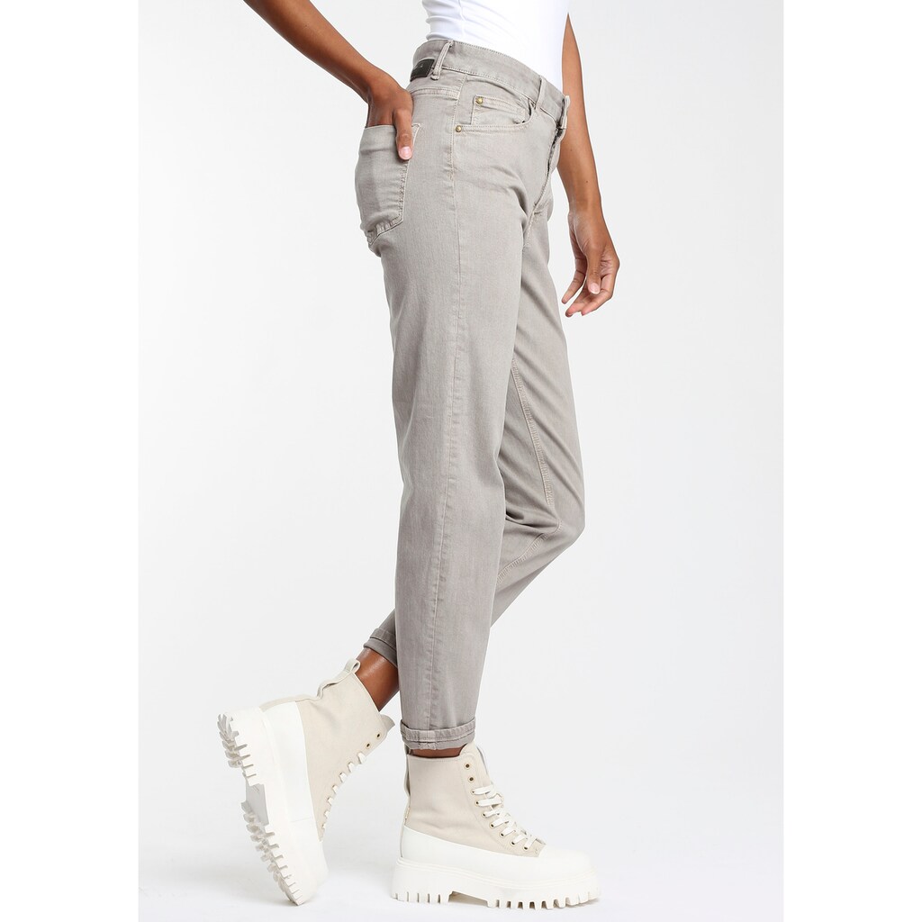 Damenmode Jeans GANG Mom-Jeans »GLORIA-GA«, 5-Pocket Karottenjeans mit schmeichelhafter hoher Leibhöhe beige Damenmode Jeans GANG Mom-Jeans »GLORIA-GA«, 5-Pocket Karottenjeans mit schmeichelhafter hoher Leibhöhe beige