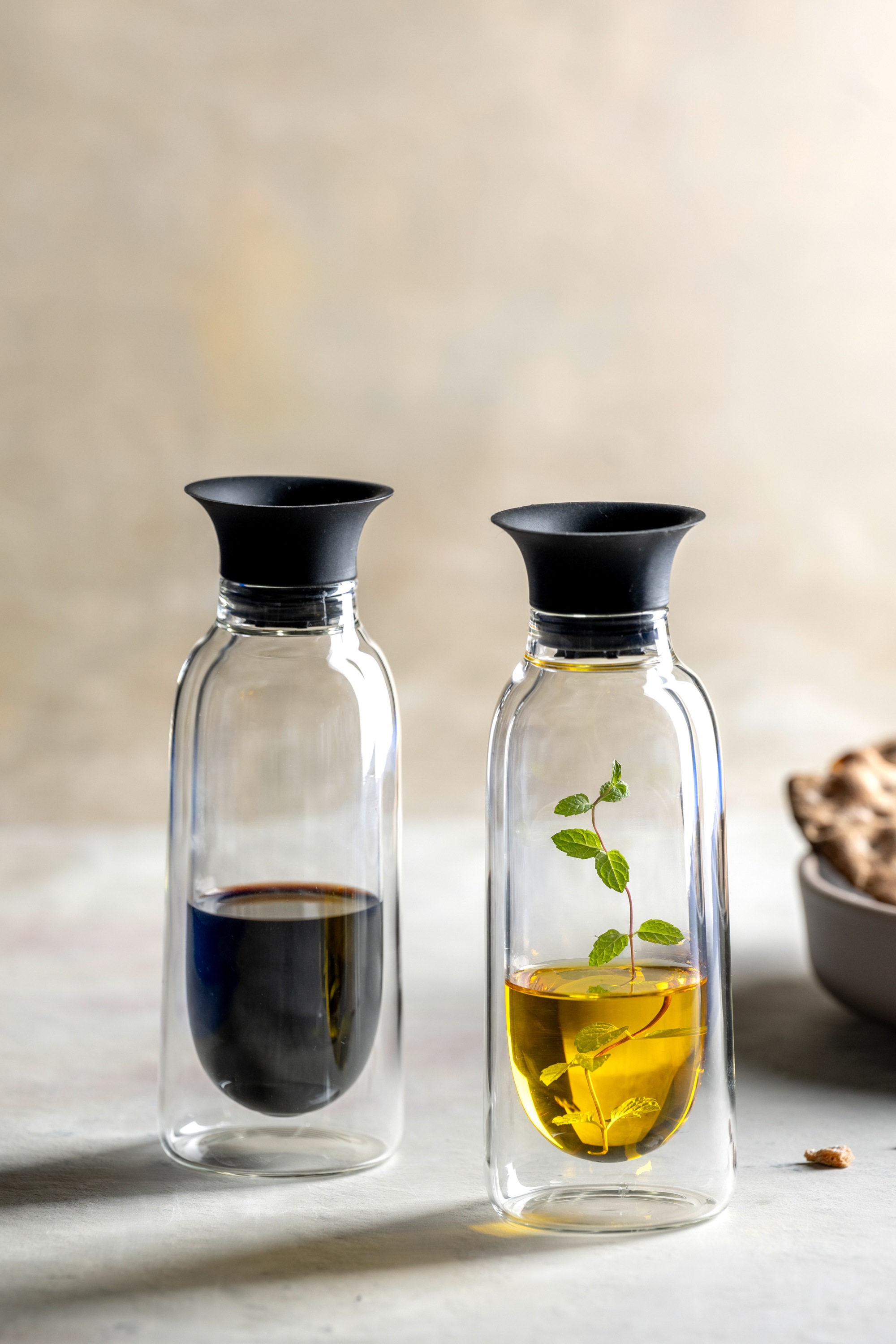 LEONARDO Menage-Set "Essig- und Ölflasche DUO, 2er Set" aus doppelwandigem günstig online kaufen