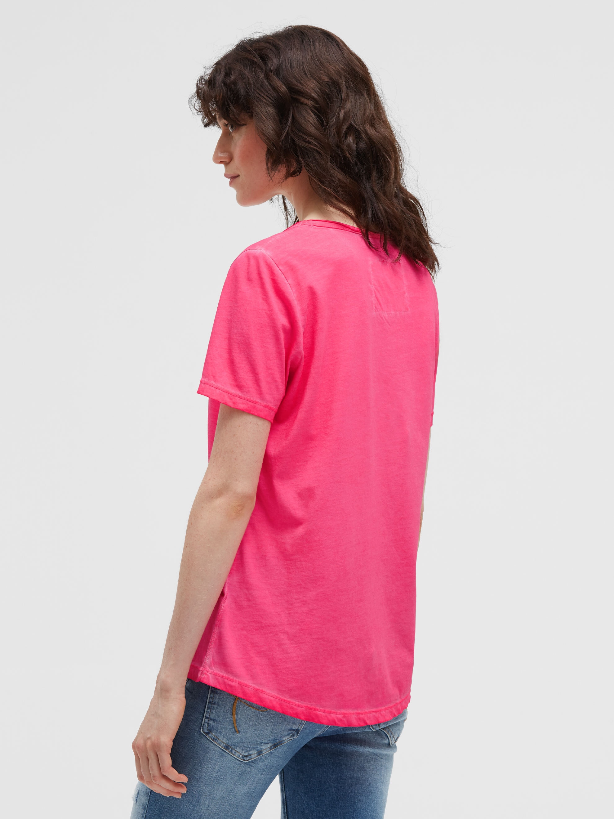 SOCCX V-Shirt mit längerer Rückenpartie