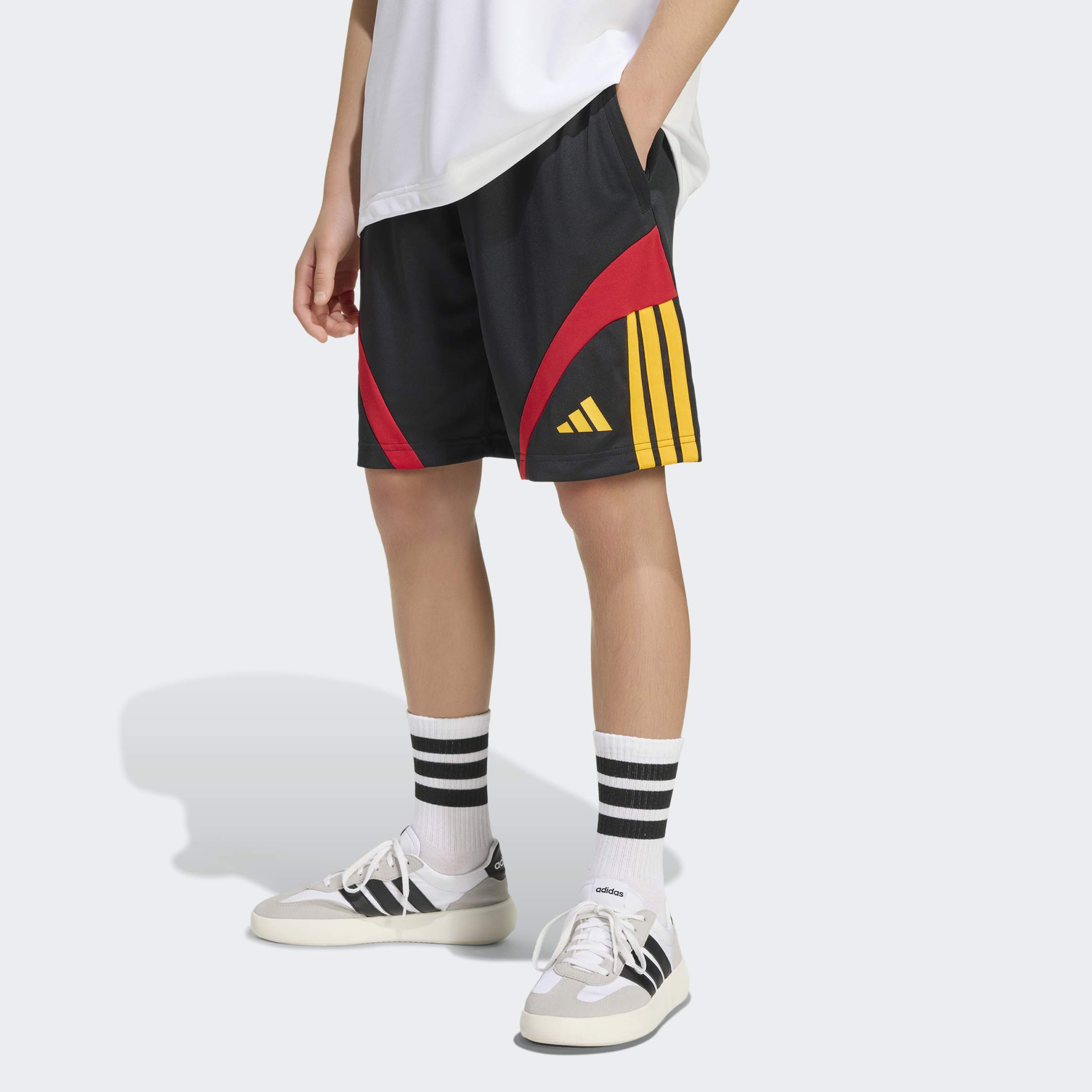 adidas Sportswear Shorts "J HOT SHO" Kinder Shorts, sportlicher Stil, mit Kordelverschluss