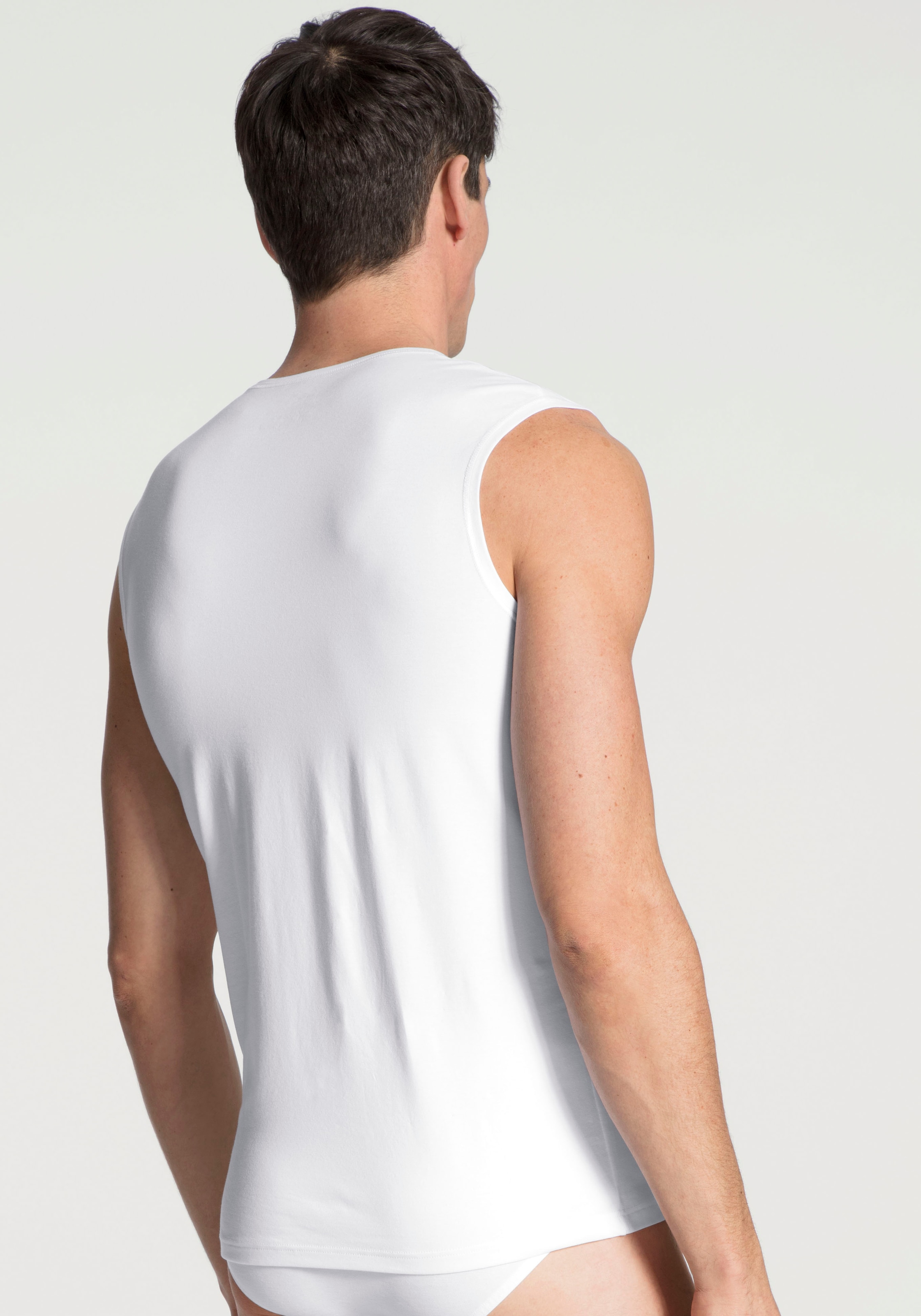 CALIDA Unterziehshirt »Cotton Code«, City-Shirt, V-Neck, glatte Oberfläche, sportliches Shirt