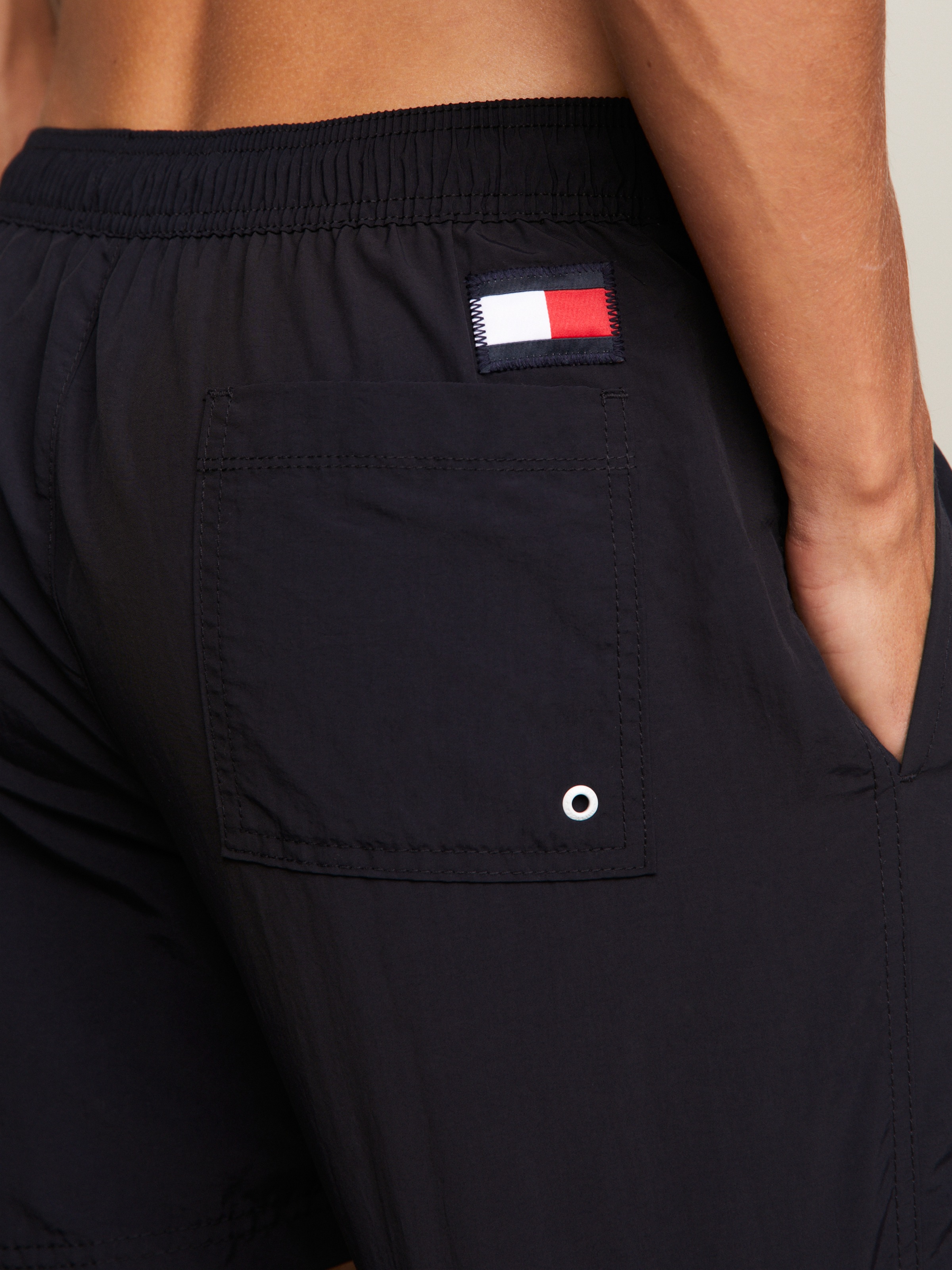Tommy Hilfiger Swimwear Badeshorts »SF MEDIUM DRAWSTRING« mit Tommy Hilfiger Markenlabel